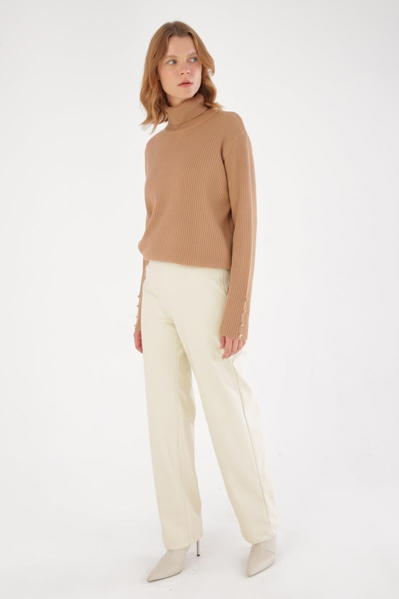 Stone-Side Zipper Stitching Detailed Faux Leather Trousers