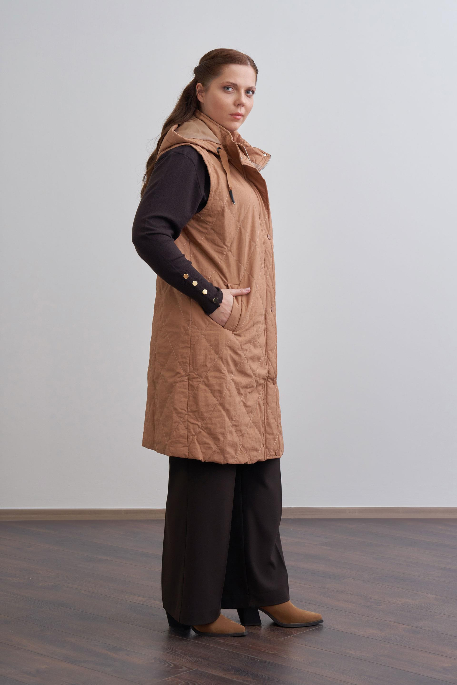 Soil-Hooded Quilted Vest