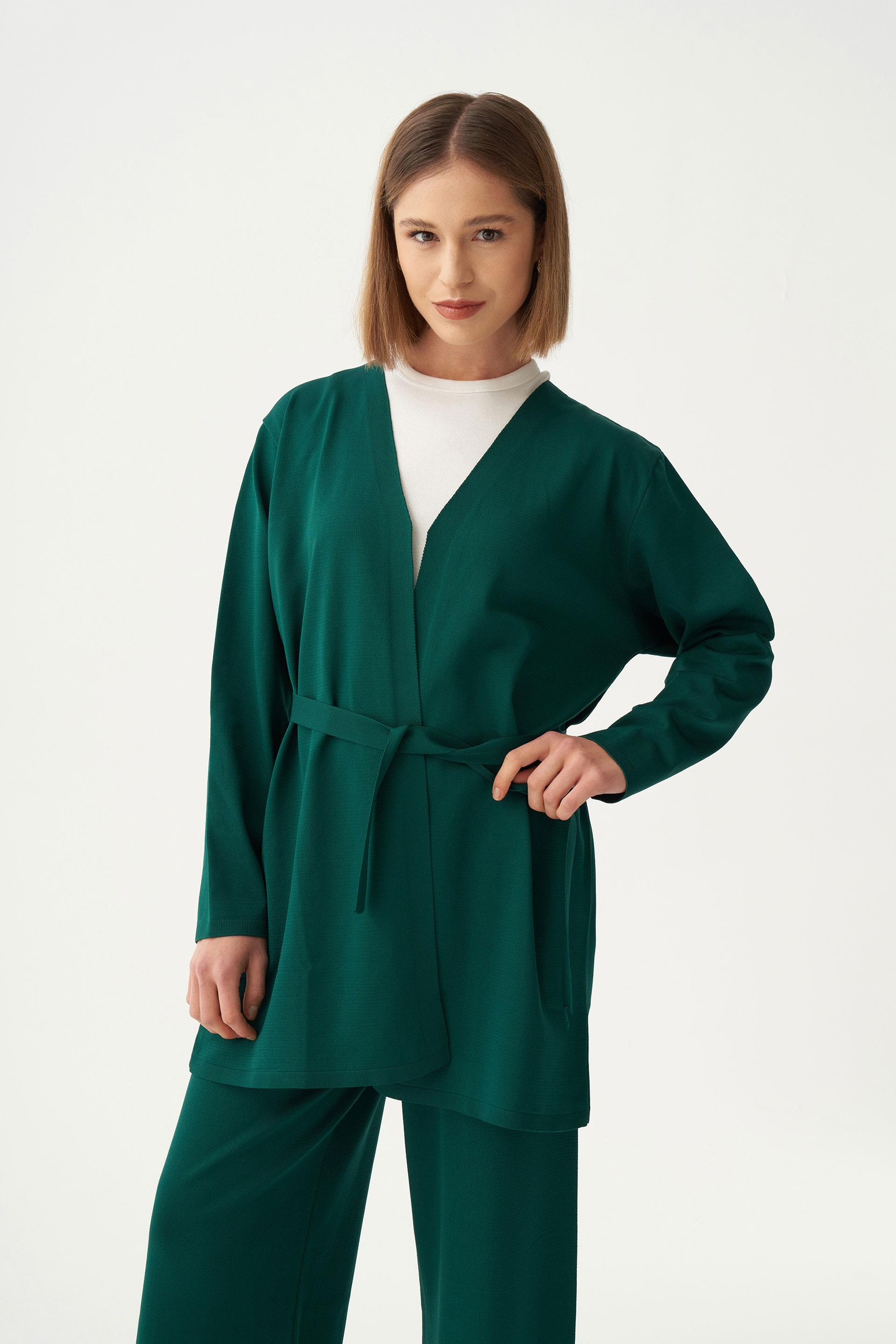 Zümrüt-Belden Baglamalı Triko Pantolonlu Takım