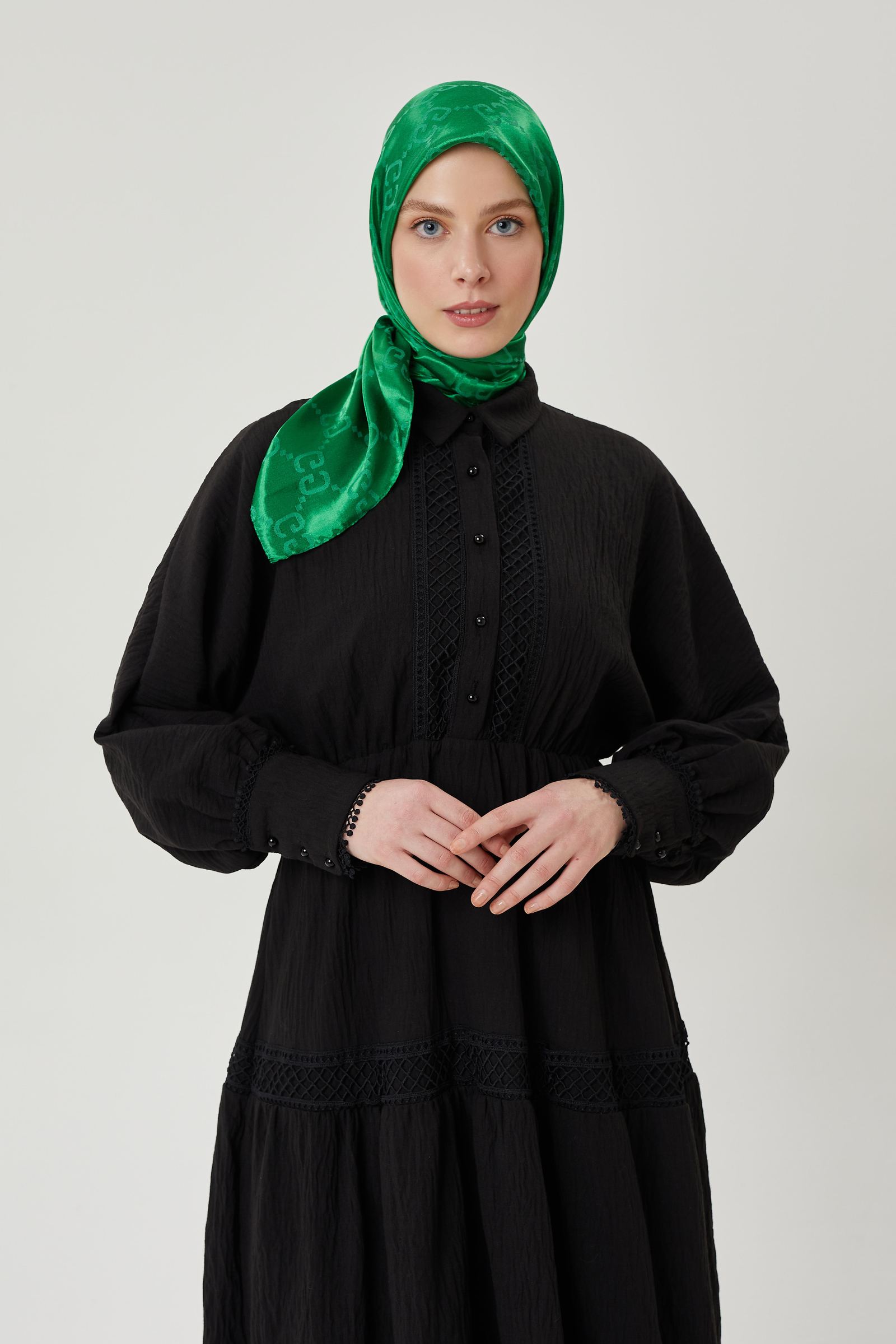 Benetton G Desen Parlak Jakar Eşarp · görsel 2
