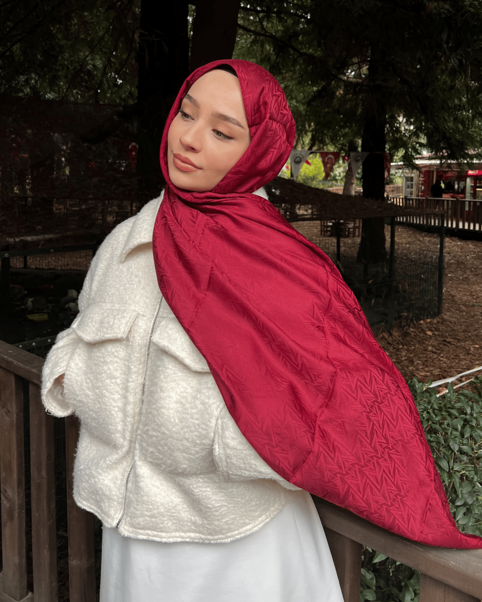 Bordo Triya Desen Jakar Şal · İpeksi Jakar · görsel 2