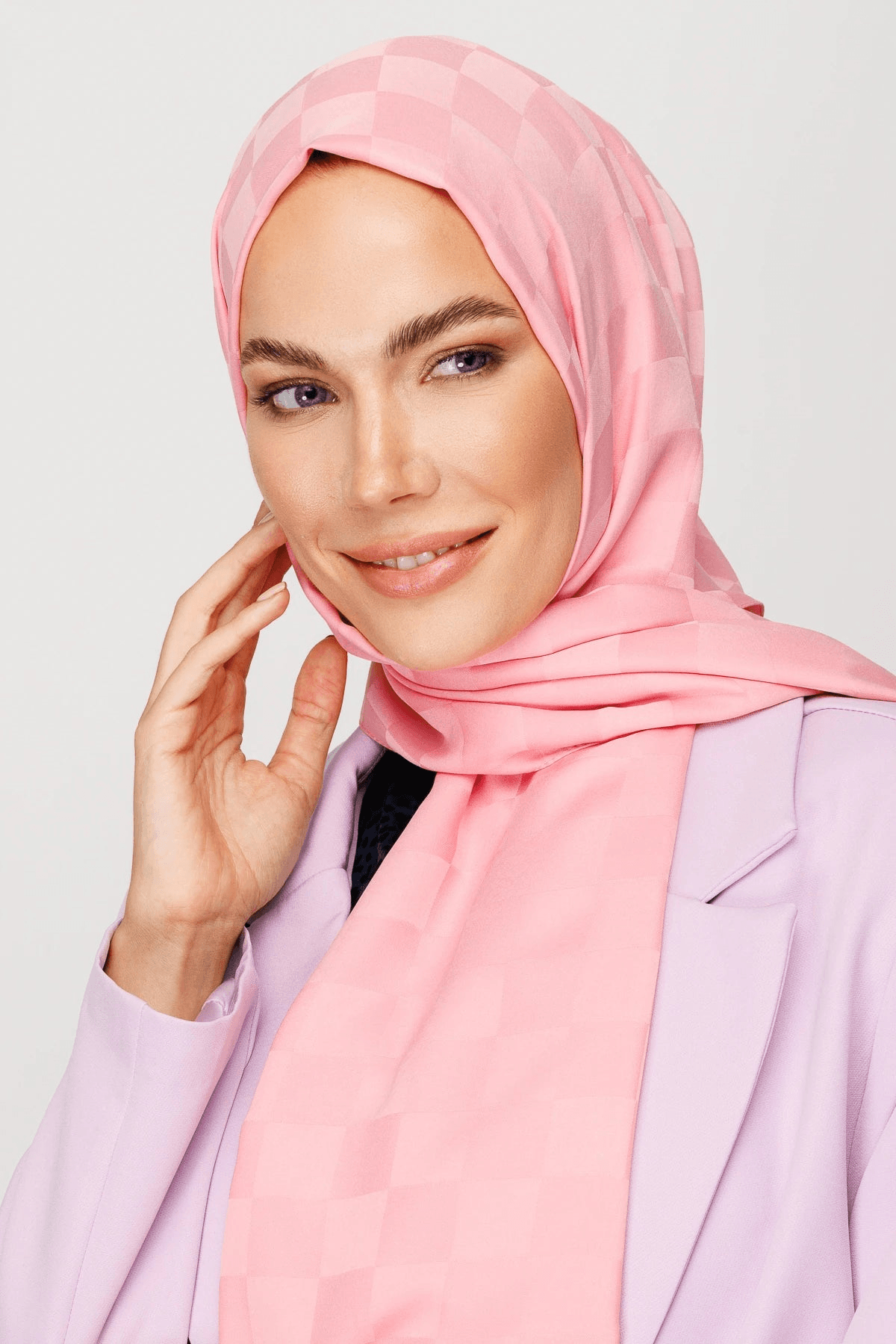 Şeker Pembe Dama Desen İpeksi Jakar Şal · görsel 2