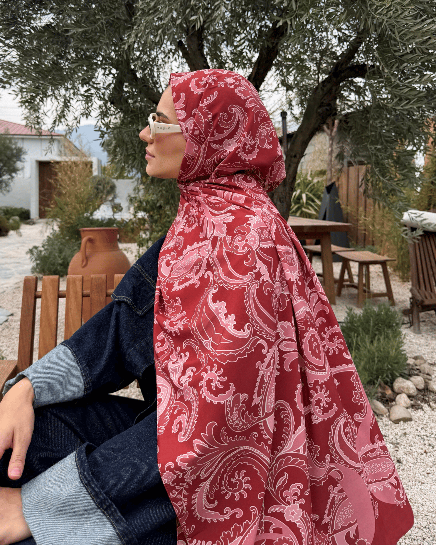 Eslem'in Bordo Deva Desen Pamuk Vual Şal Tercihi · görsel 3