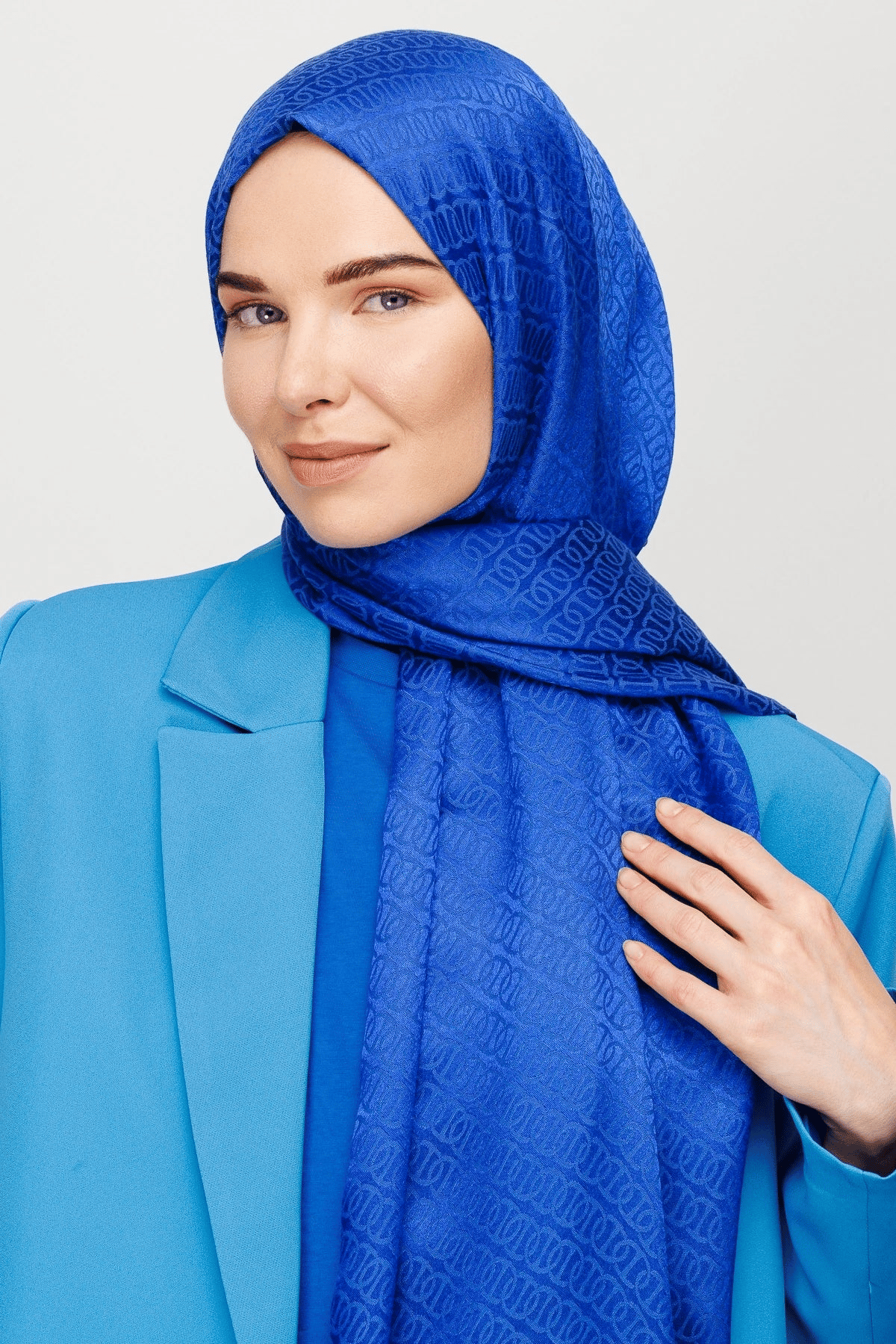 Saks Mavi Forever Desen Parlak Jakar Şal · görsel 2