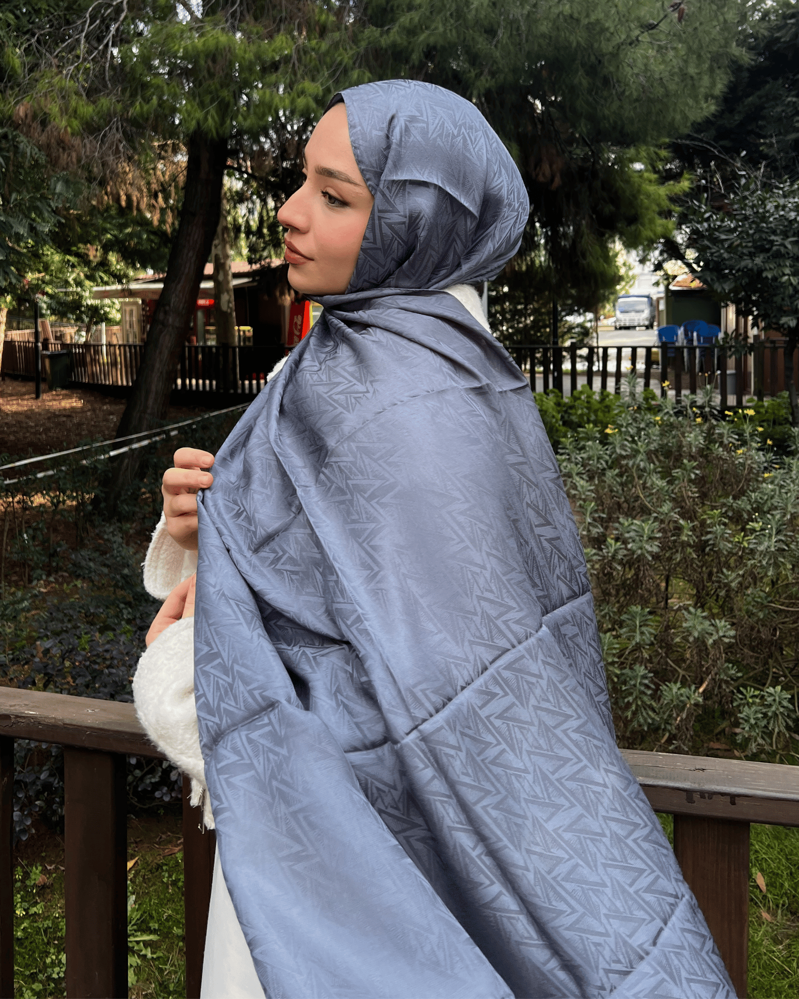 Füme Triya Desen Jakar Şal · İpeksi Jakar · görsel 2
