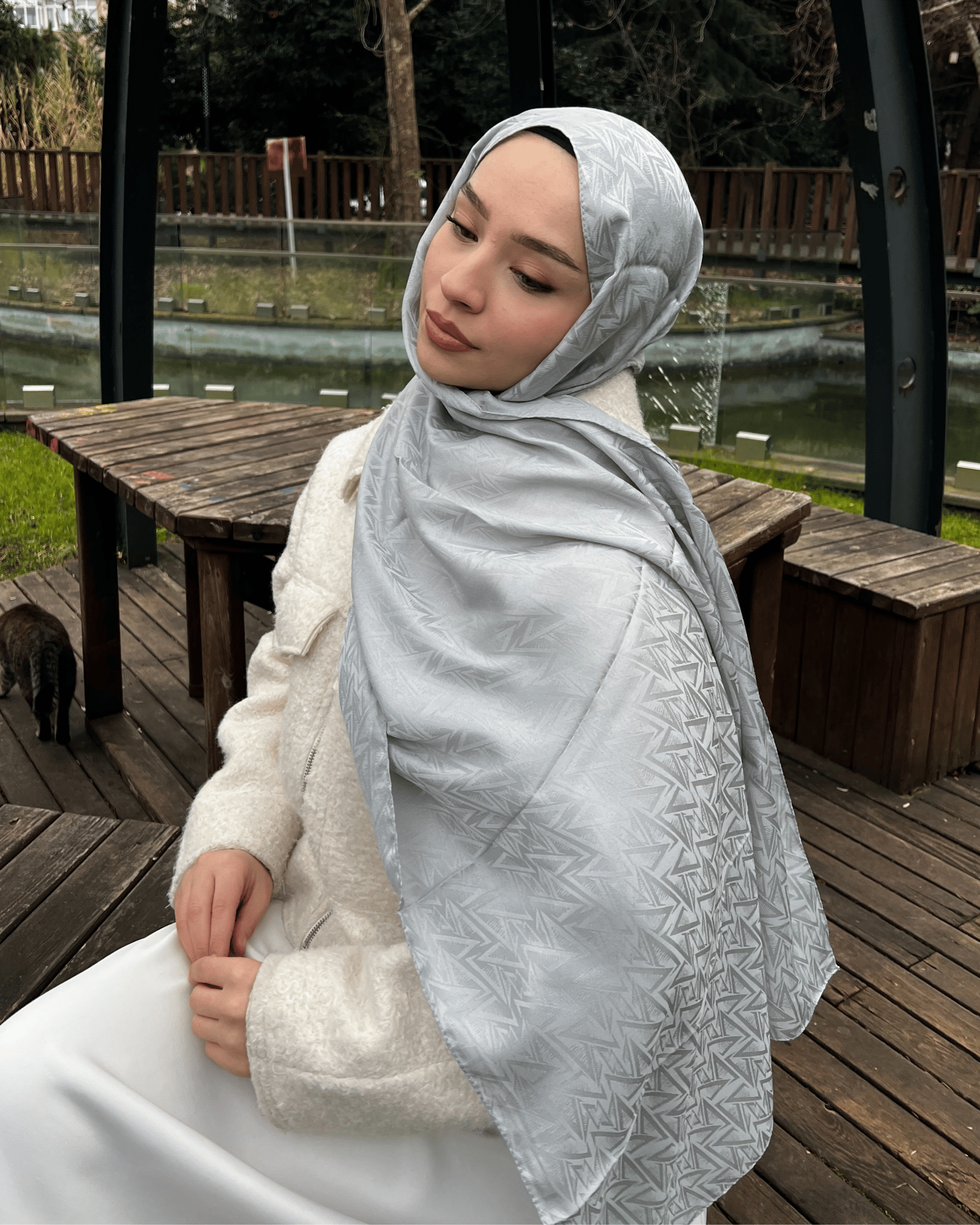 Gümüş Triya Desen Jakar Şal · İpeksi Jakar · görsel 2