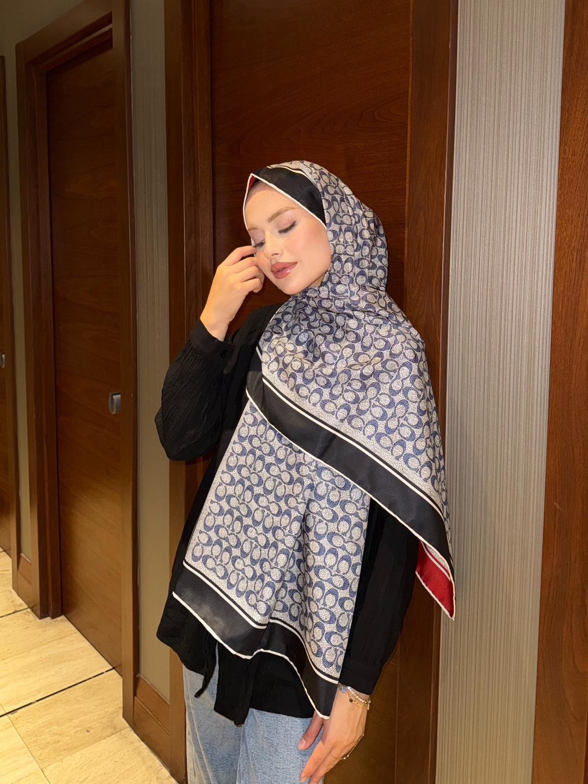 İthal Siyah & Kırmızı C Desen Twill İpek Şal · görsel 3