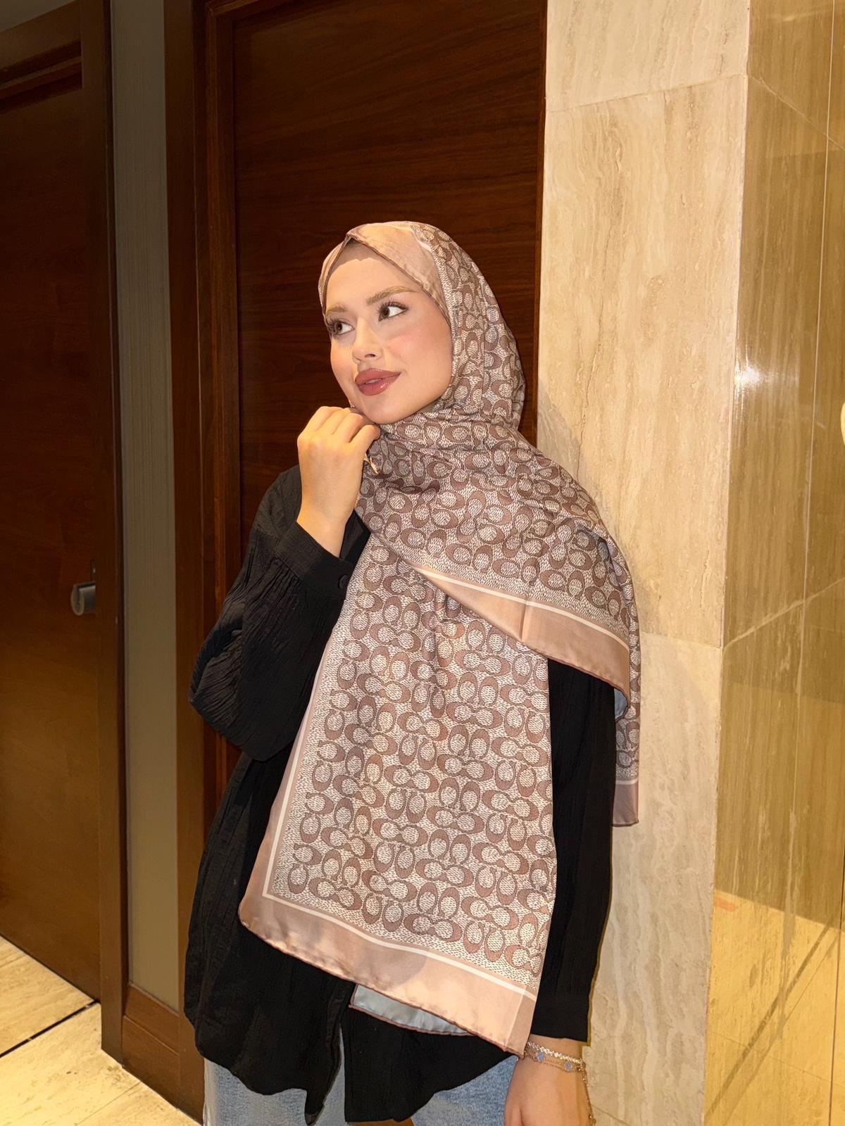 İthal Vizon & Pastel Yeşil C Desen Twill İpek Şal · görsel 6