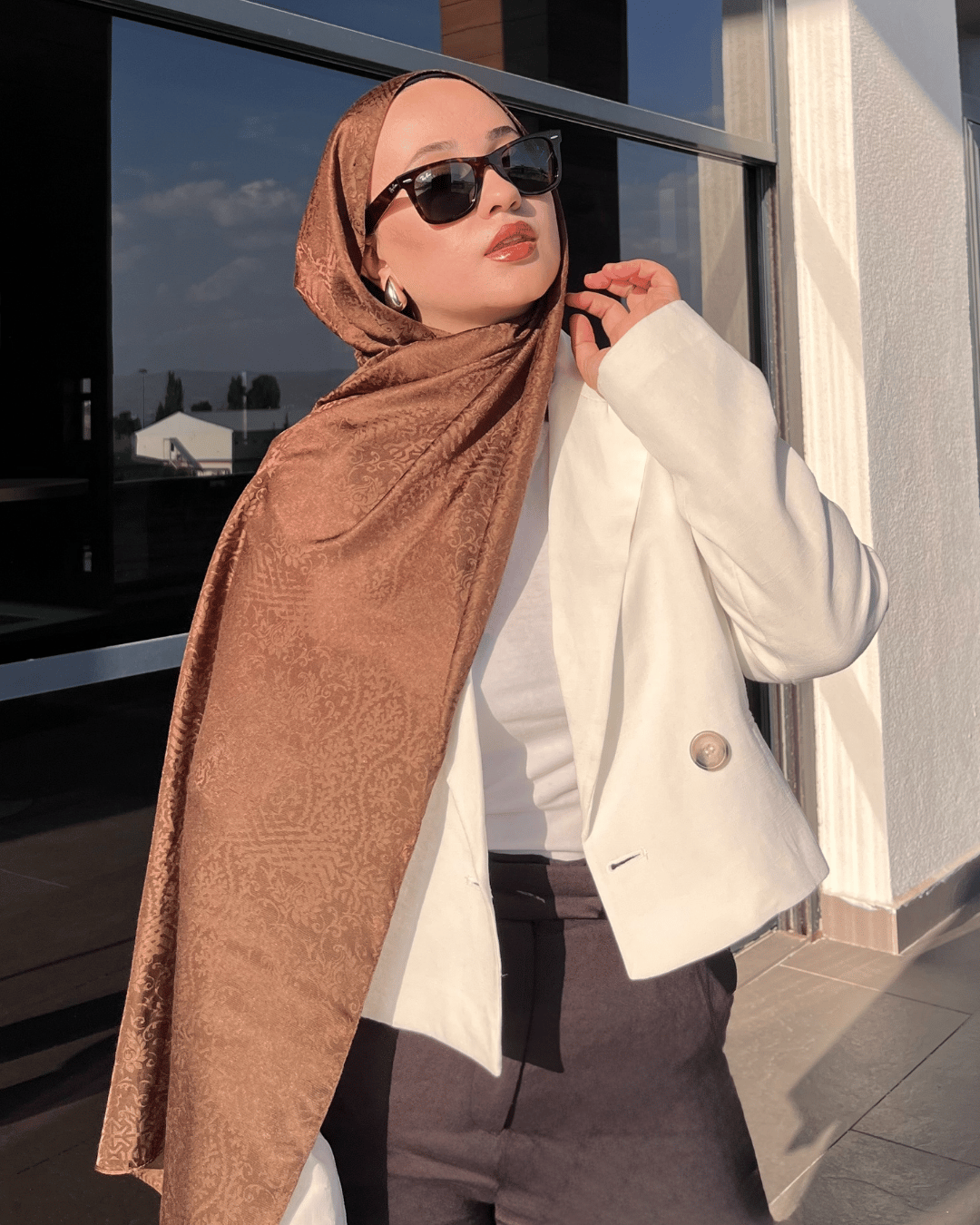 Kahverengi Lavin Desen Jakar Şal · İpeksi Jakar · görsel 3