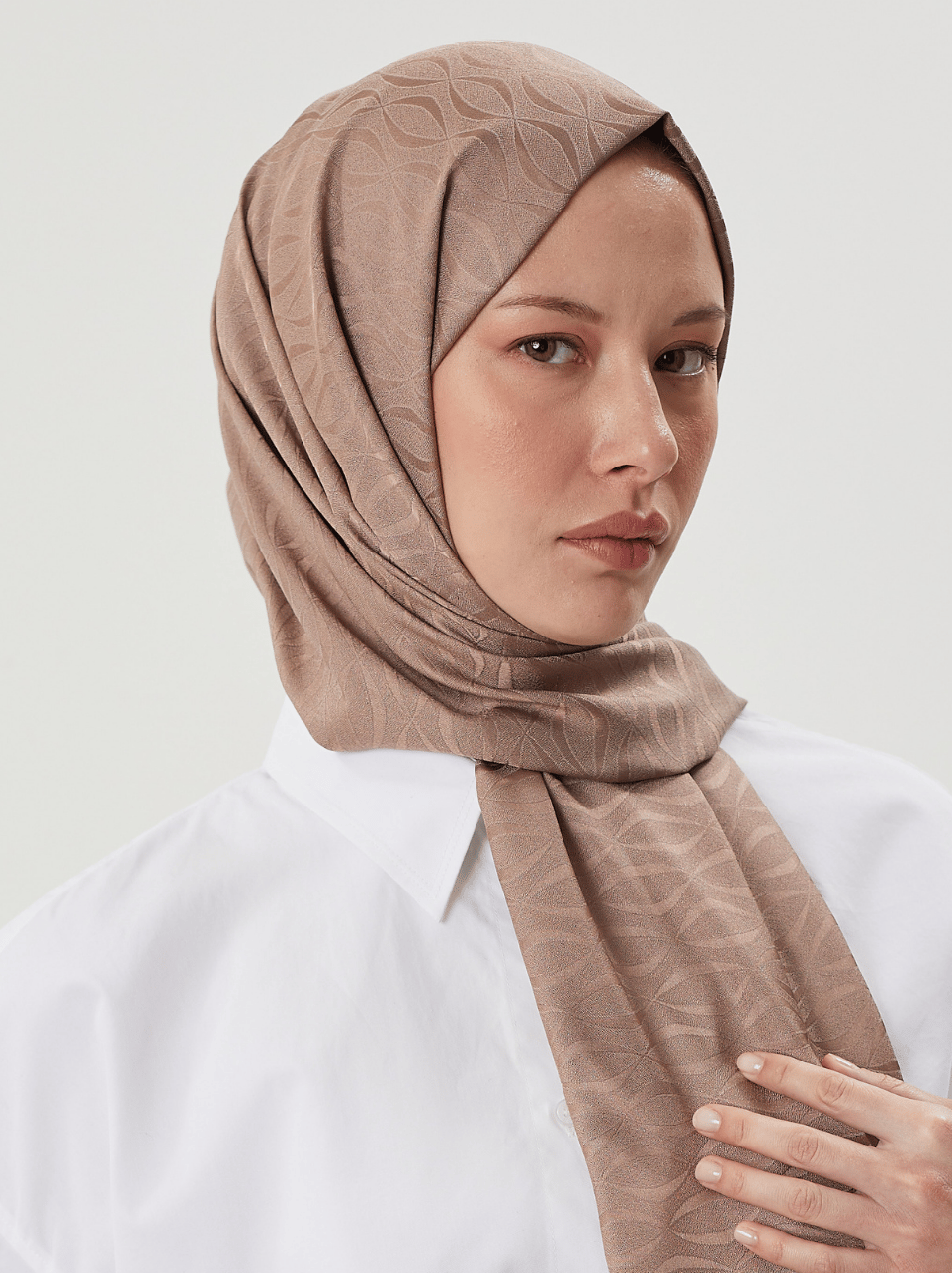 Koyu Vizon Shine Desen Jakar Şal · İpeksi Jakar · görsel 4