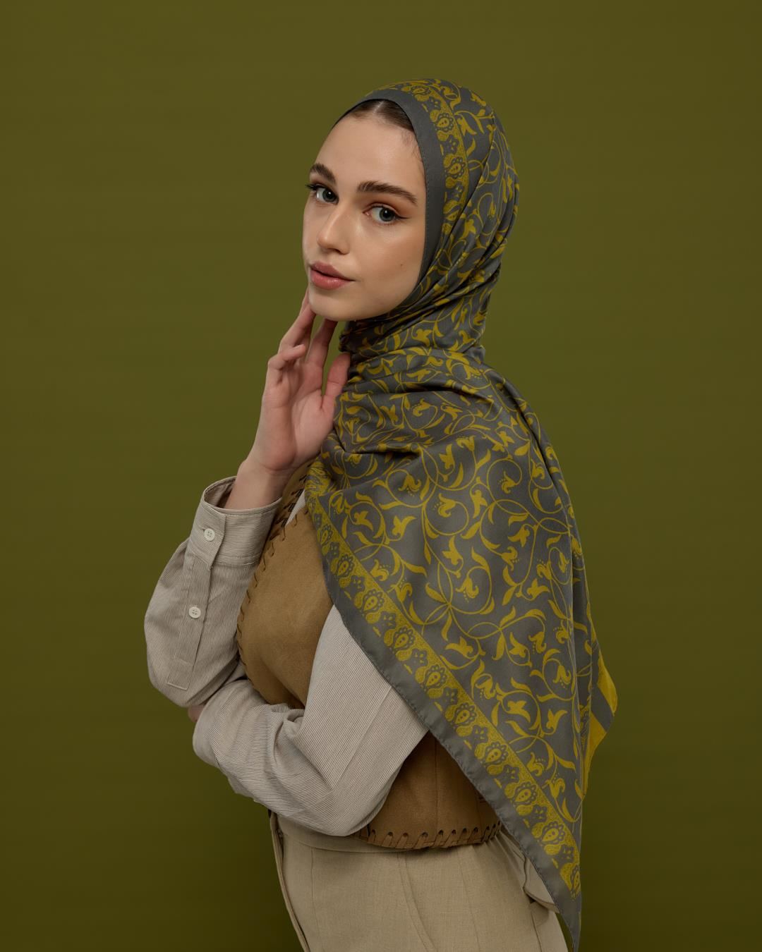 Kurşun Gri & Hasat Sarısı Lale Bahçesi Desen Şal - 45 · görsel 6