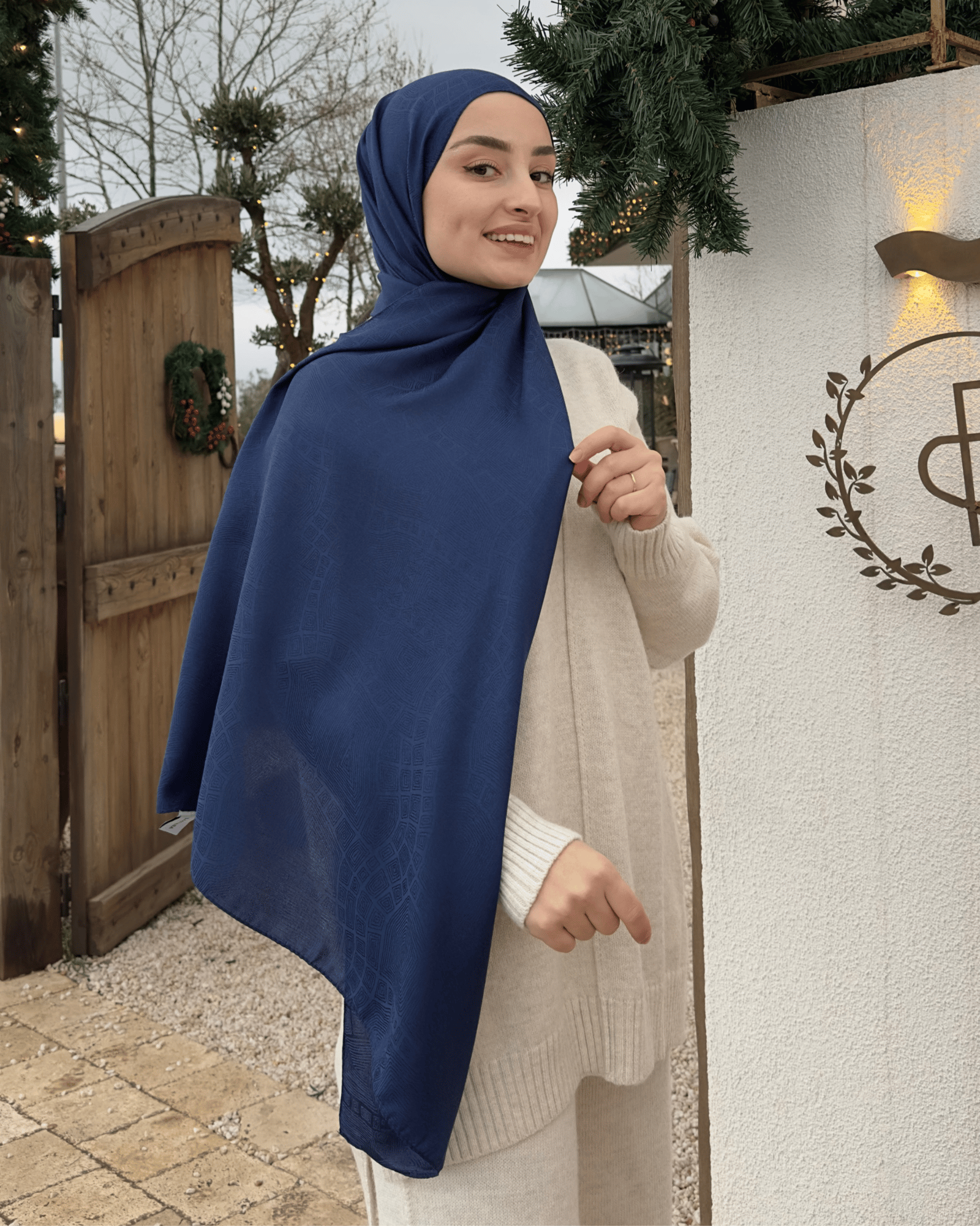 Lacivert Döngü Desen Jakar Şal · İpeksi Jakar · görsel 2
