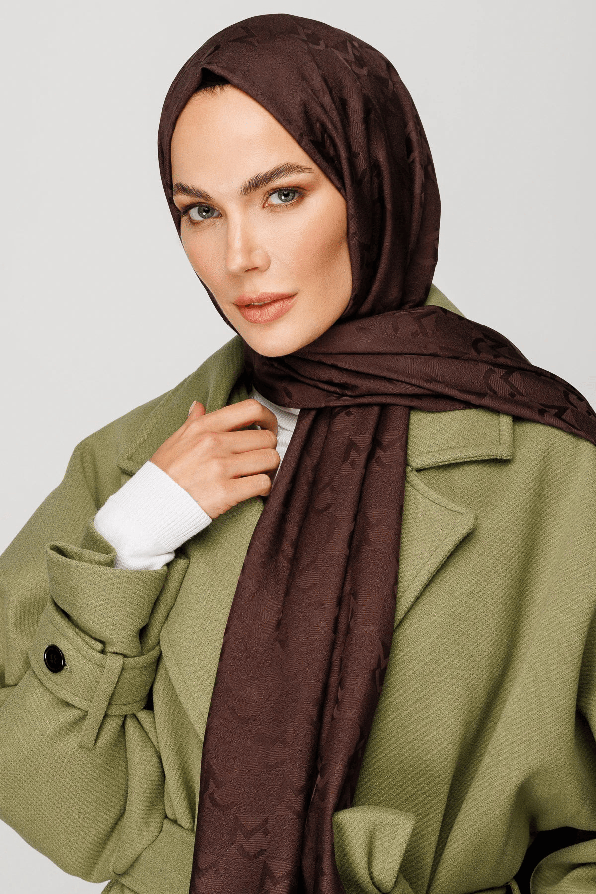 Acı Kahve Mc Desen Jakar Şal · Monogram Jakar · görsel 2