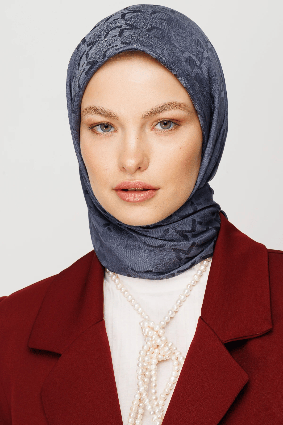 Füme Mc Desen Jakar Şal · Monogram Jakar · görsel 2