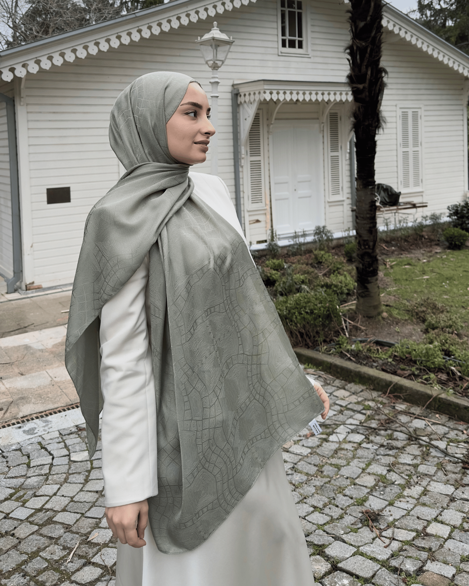 Pastel Yeşili Döngü Desen Jakar Şal · İpeksi Jakar · görsel 2