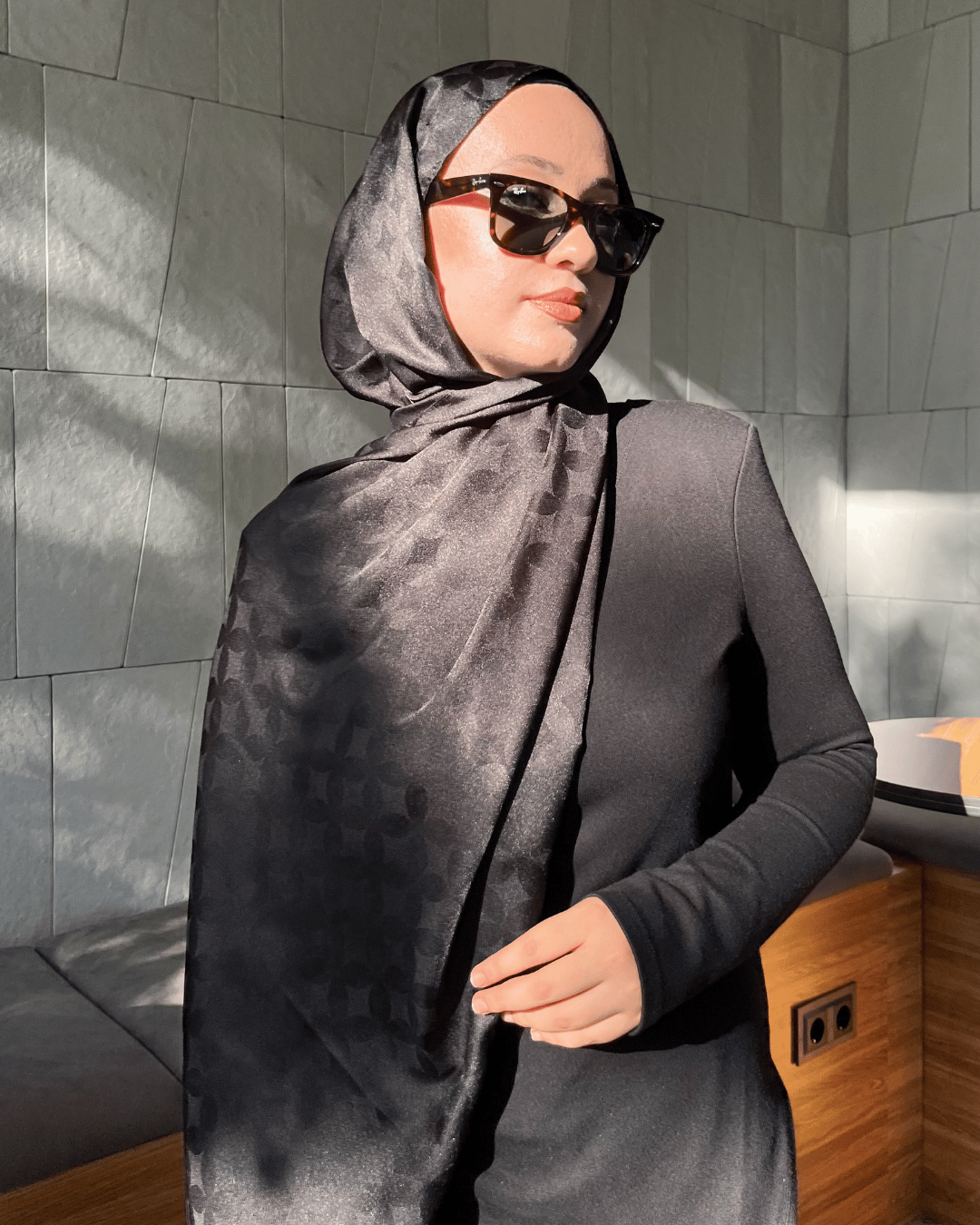 Siyah Rise Desen Jakar Şal · İpeksi Jakar · görsel 2
