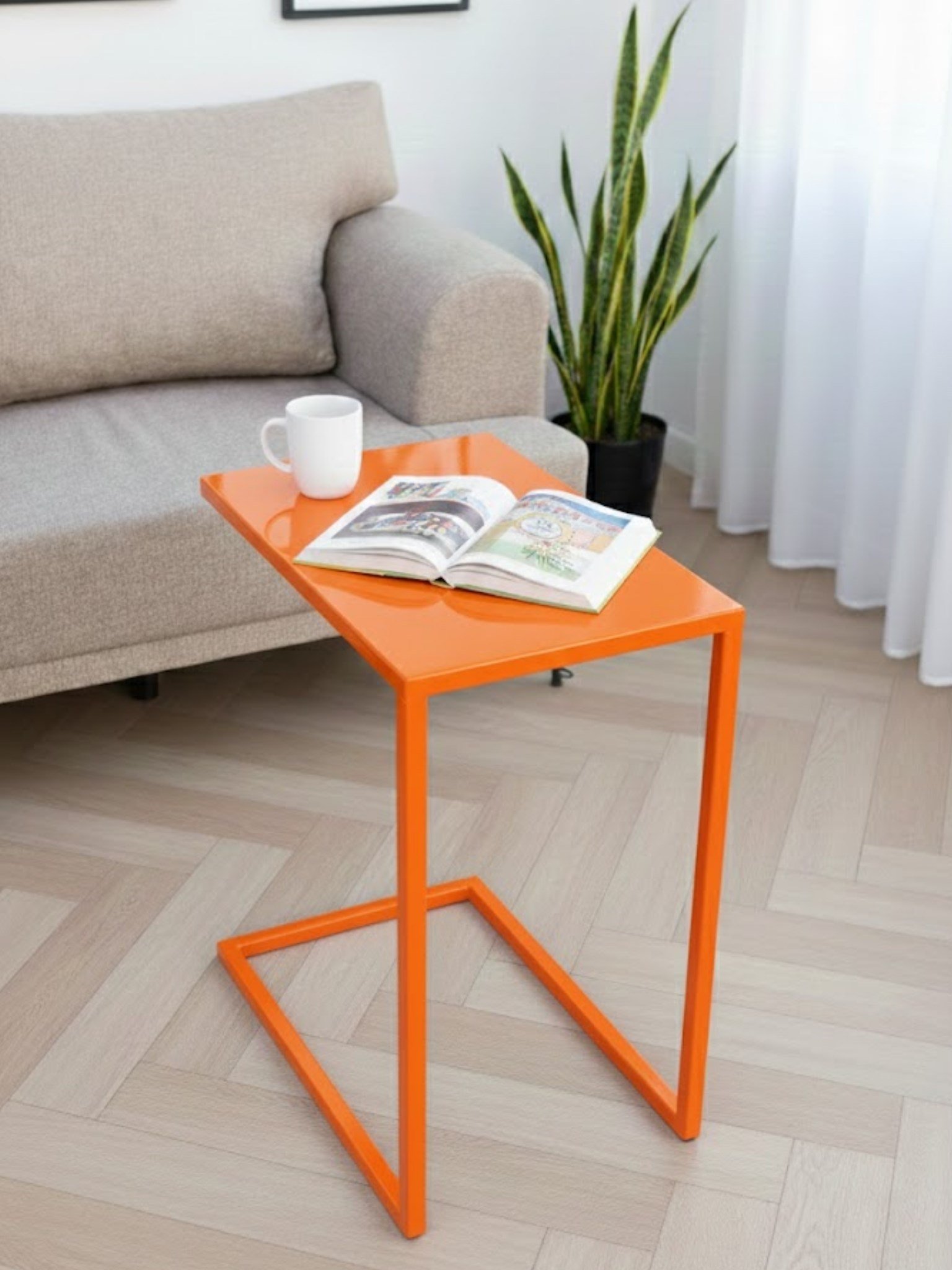 Turuncu Metal C Sehpa Modern Minimalist Yan Sehpa Koltuk Altına Giren Laptop ve Kahve Sehpası