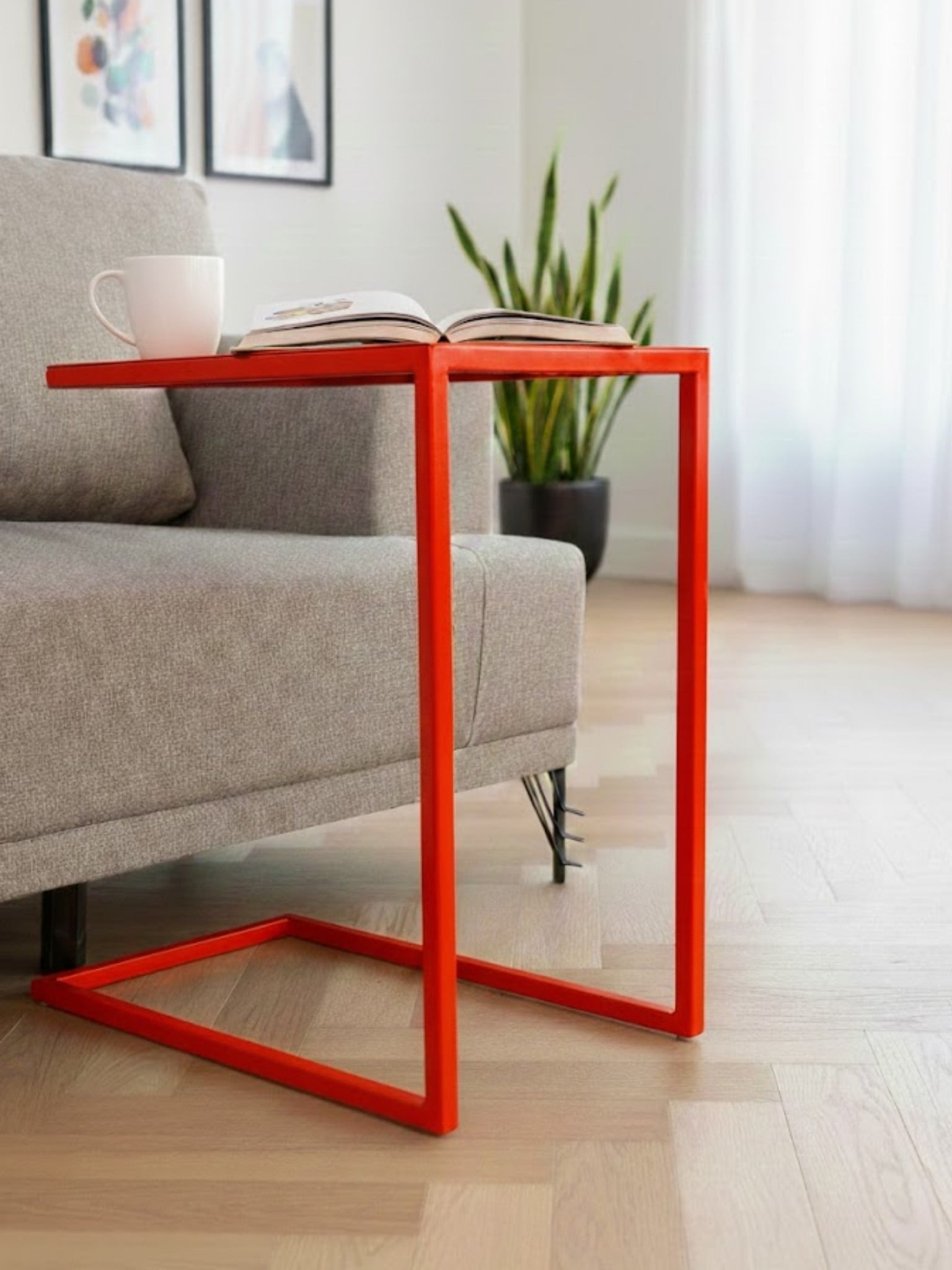 Kırmızı Metal C Sehpa Modern Minimalist Yan Sehpa Koltuk Altına Giren Laptop ve Kahve Sehpası