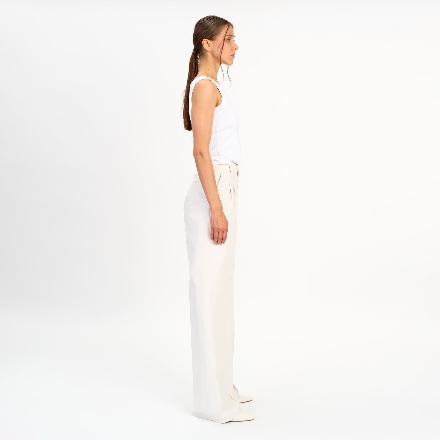 K14442 | LEATHER TWO-PLEATED WIDE LEG PANTS