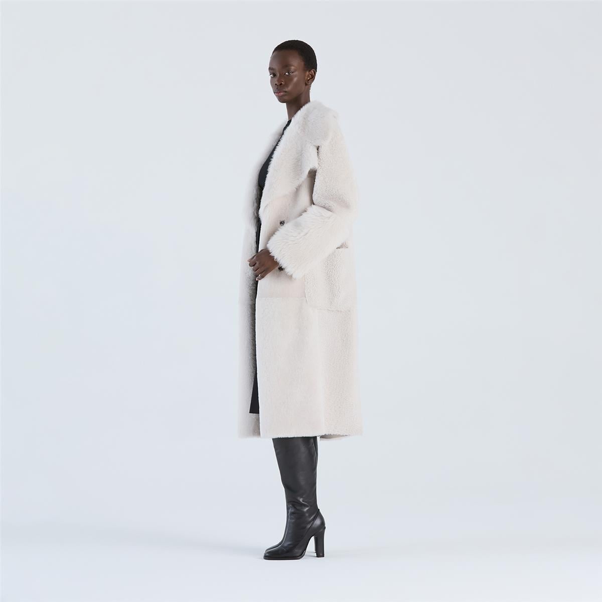K14667 | Robe Coat