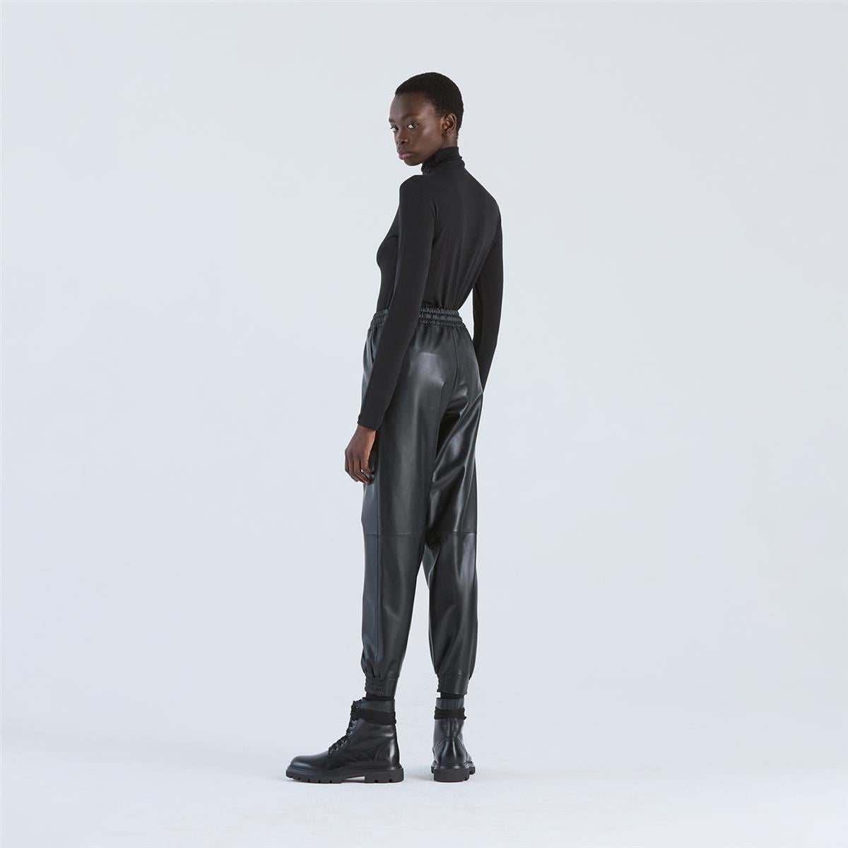 K14753 |Leather Jogging Pants