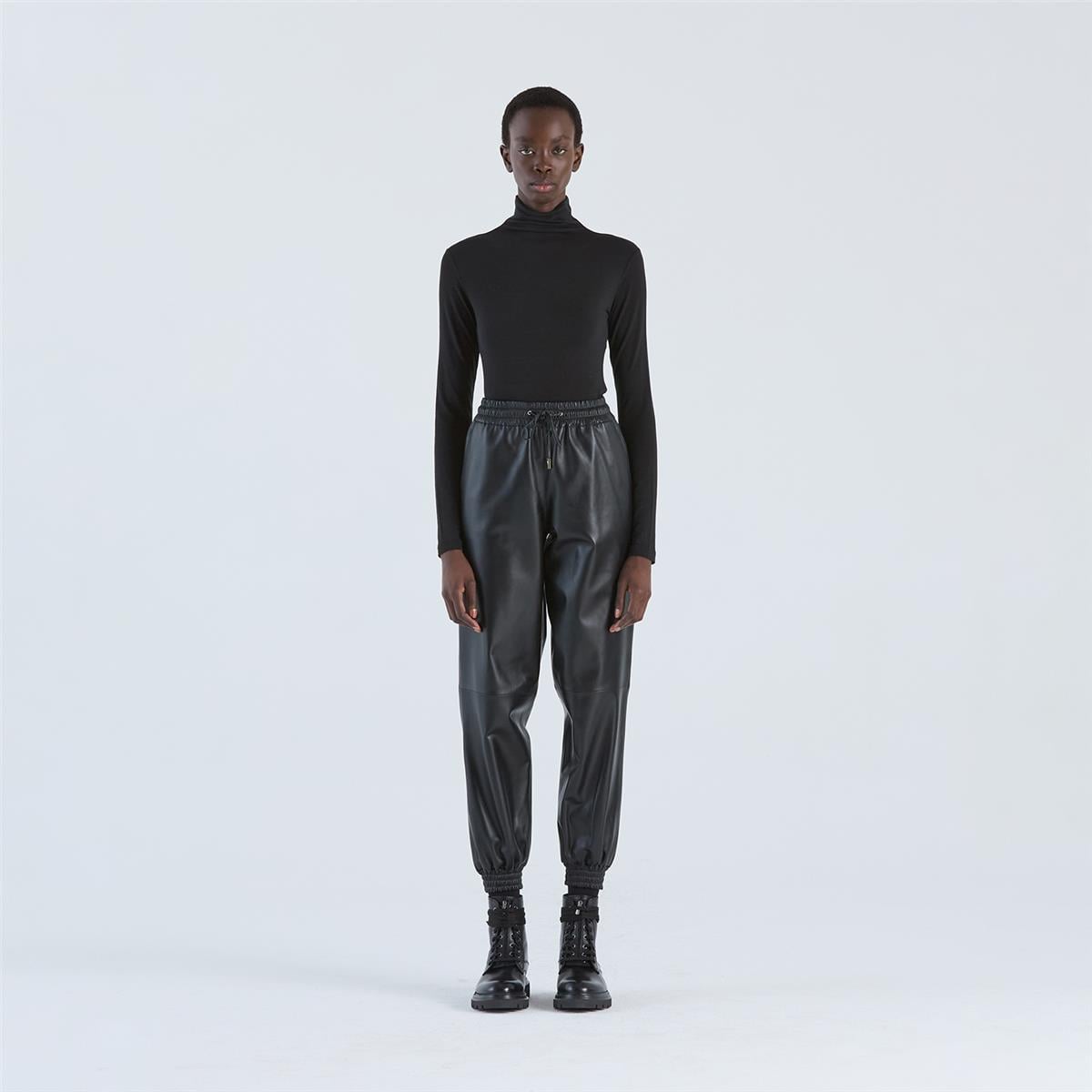 K14753 |Leather Jogging Pants