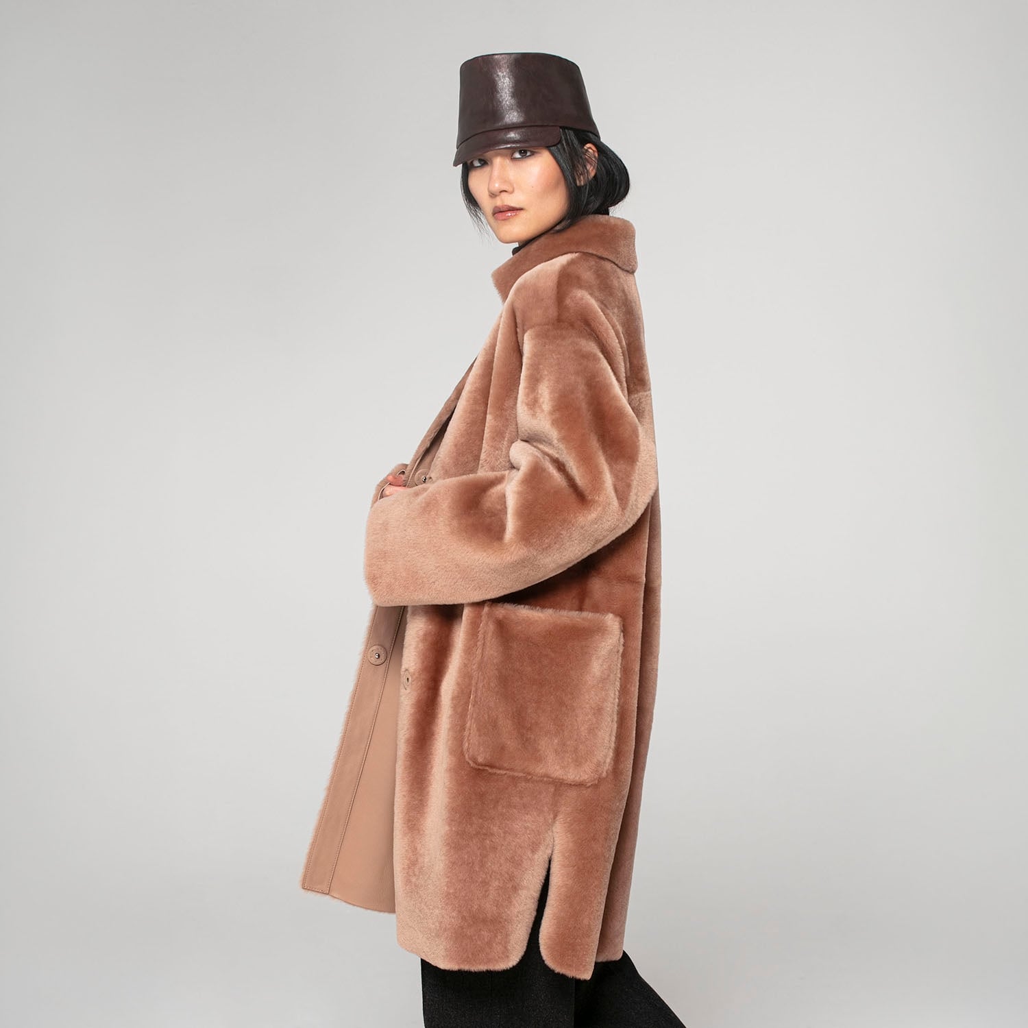 K15174- SHEARLING REVERSIBLE CHEMISE COAT

