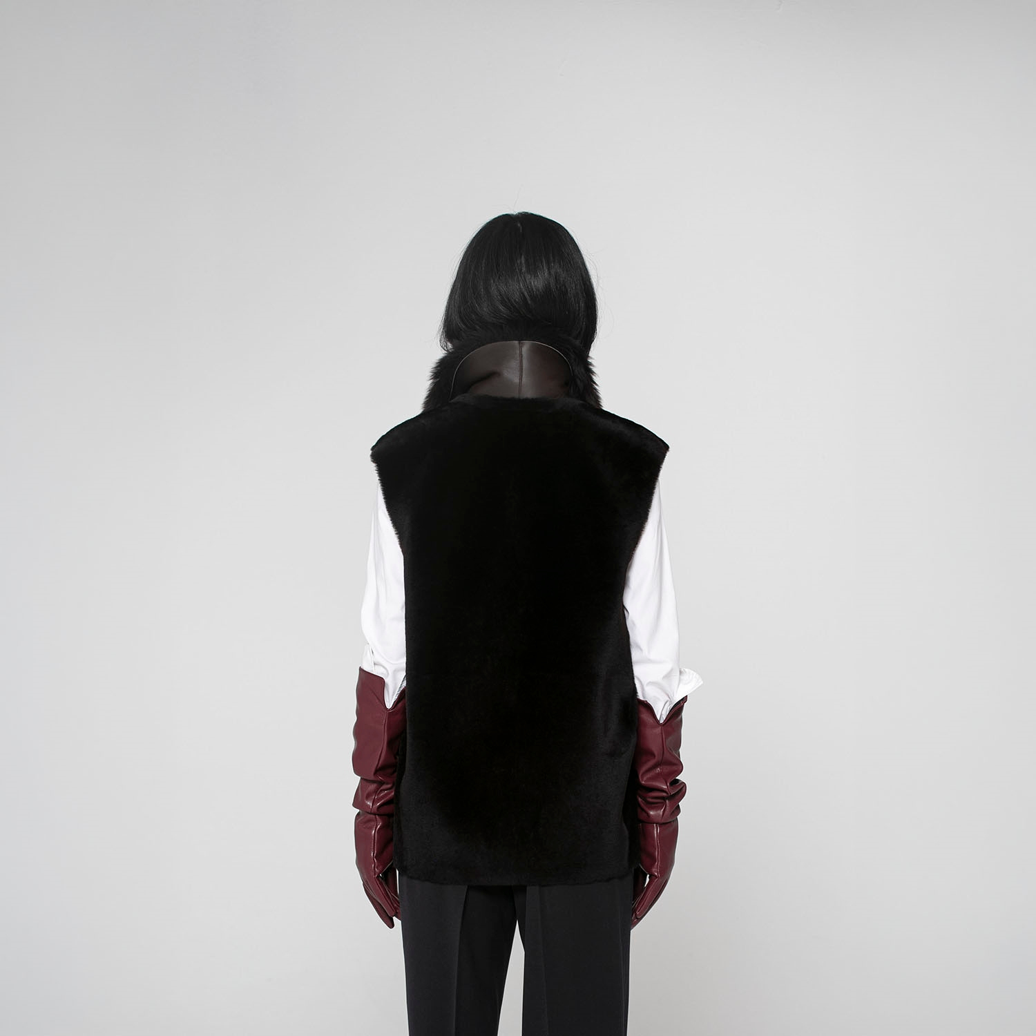 K15276 - SHEARLING ROUNDED GILET