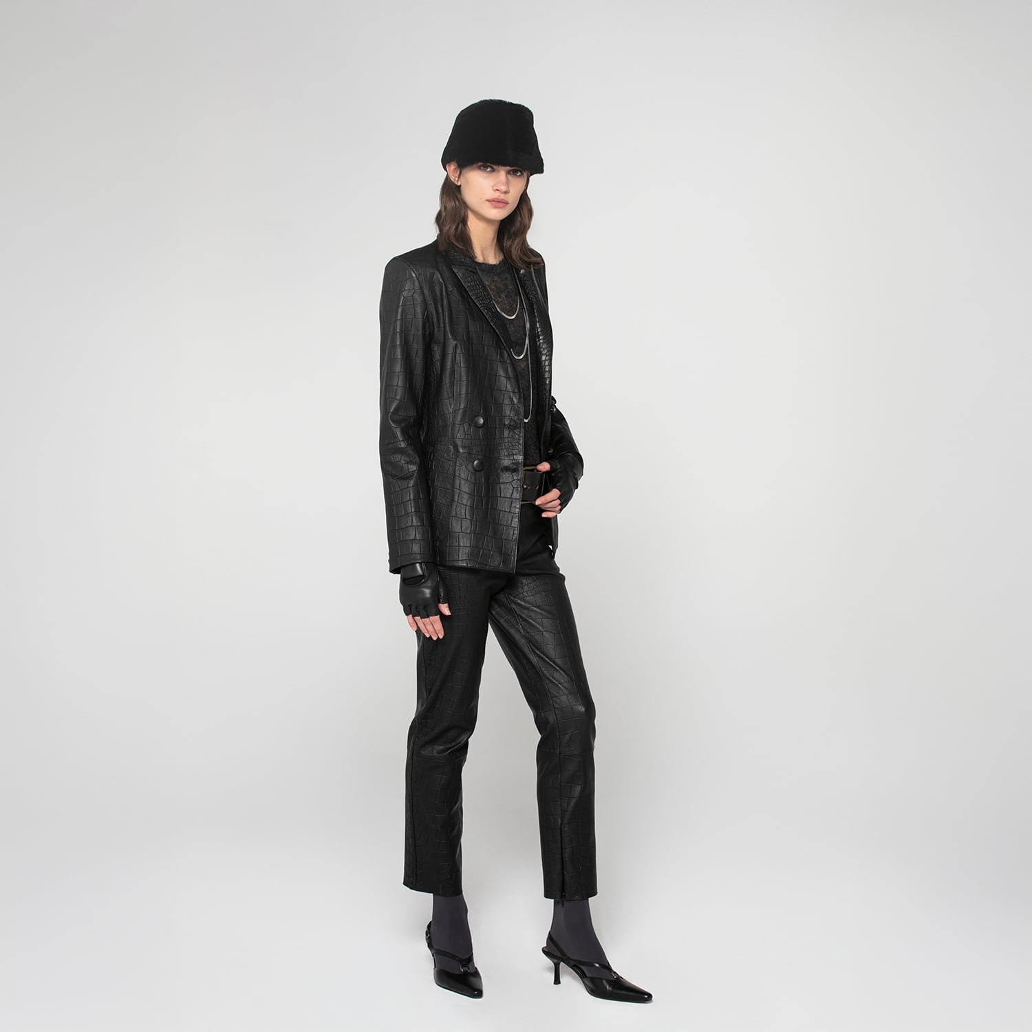 K15287 - LEATHER TIGHT CAPRI STRETCH TROUSERS