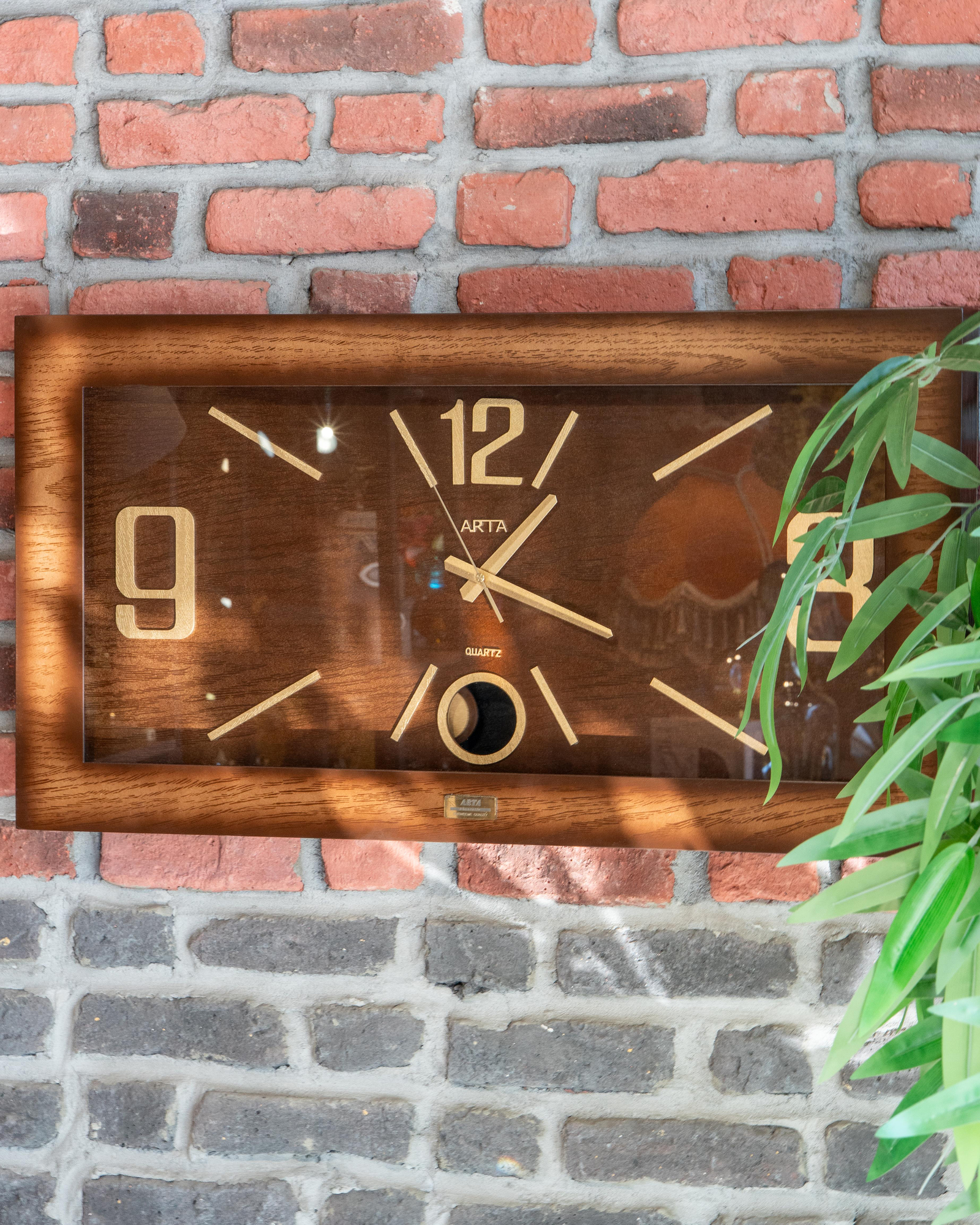 DekuvaMEŞE AHŞAP SARKAÇLI YATAY DUVAR SAATİGARDENİBOOS 421P