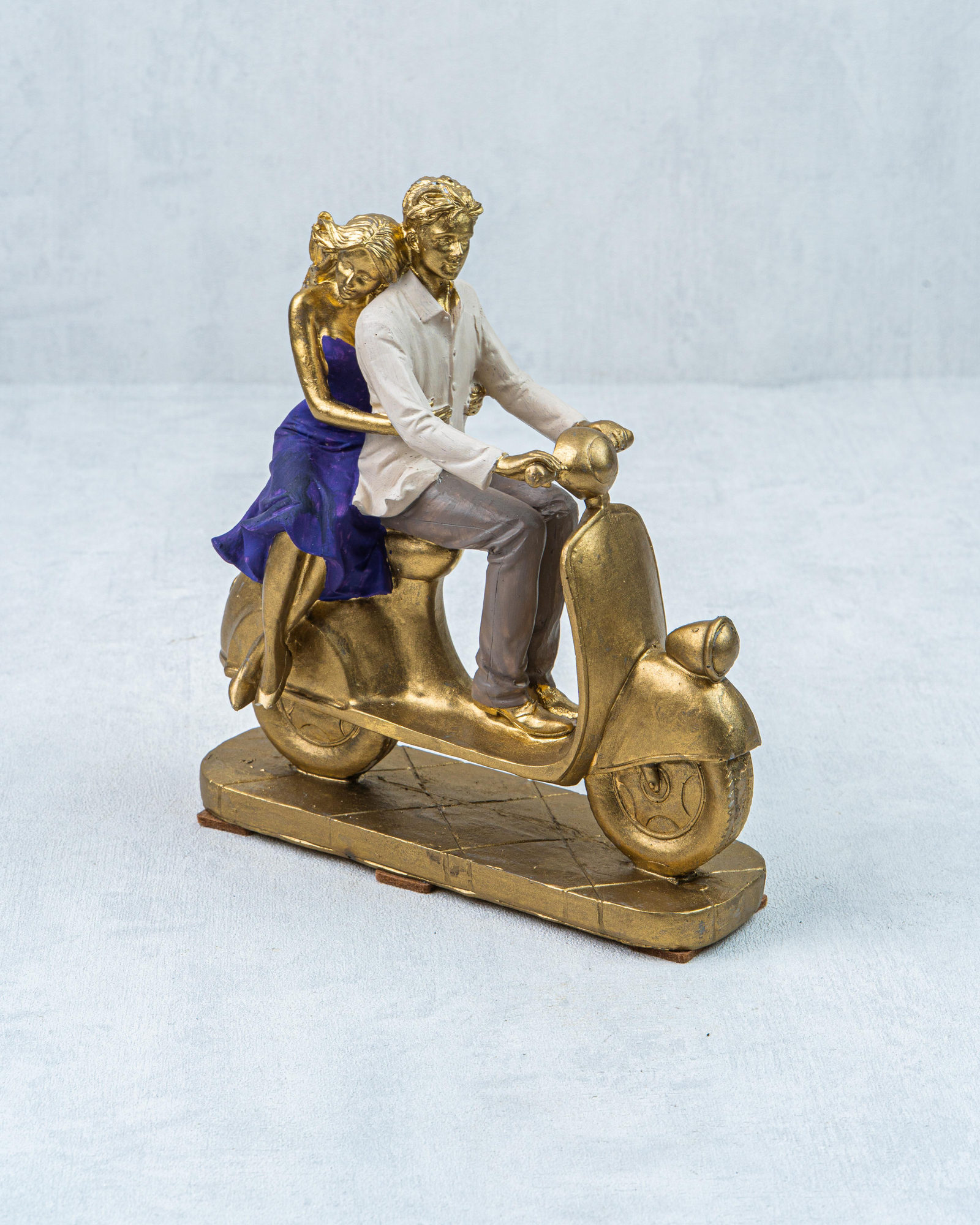 DekuvaPOLYESTER OBJEINVEE HOME STATUE-2