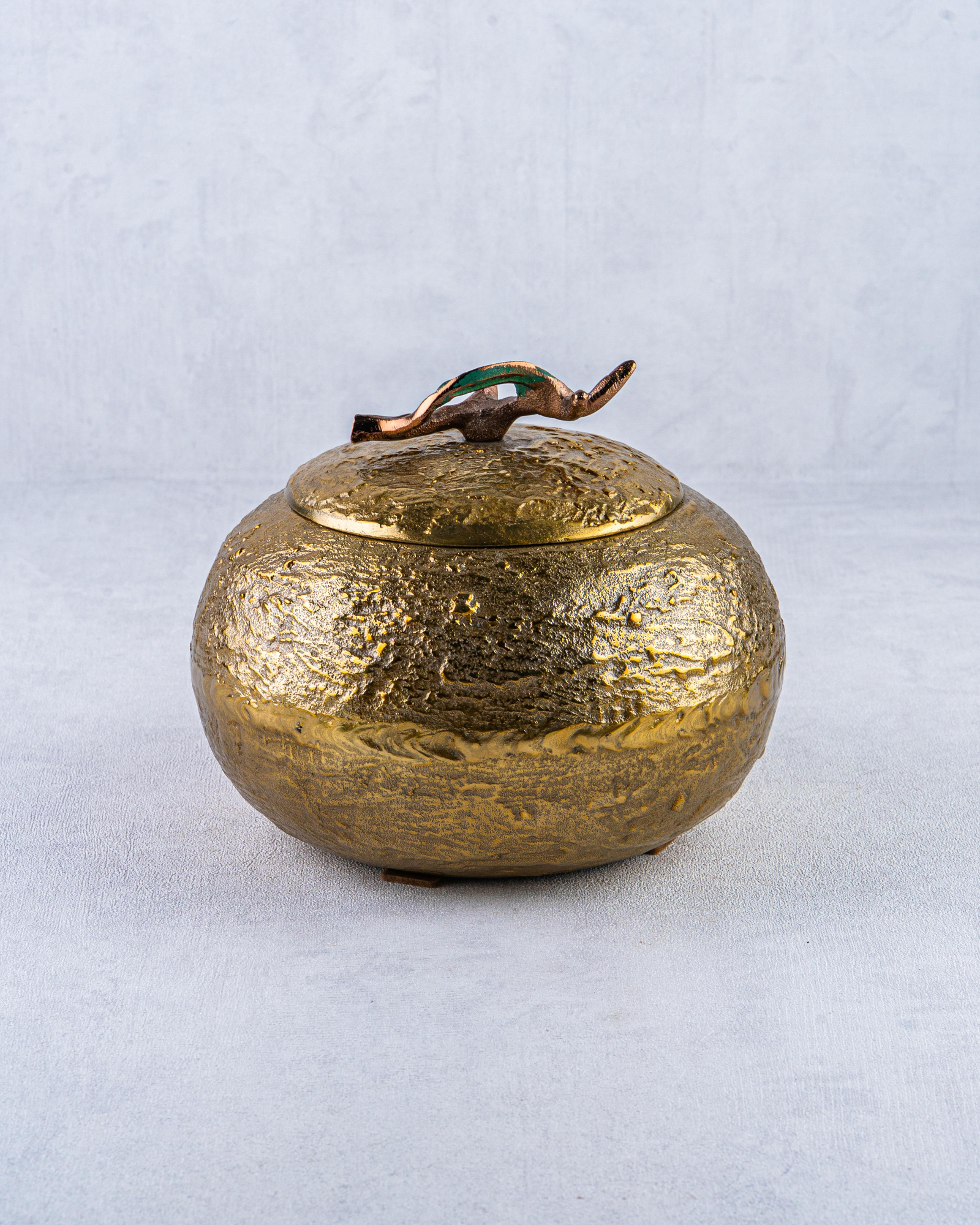 DekuvaYUVARLAK DÖKÜM ALİMİNYUM GOLD KAPAKLI DEKORATİF KUTU 20*20CMINVEE HOME NATUREL-20