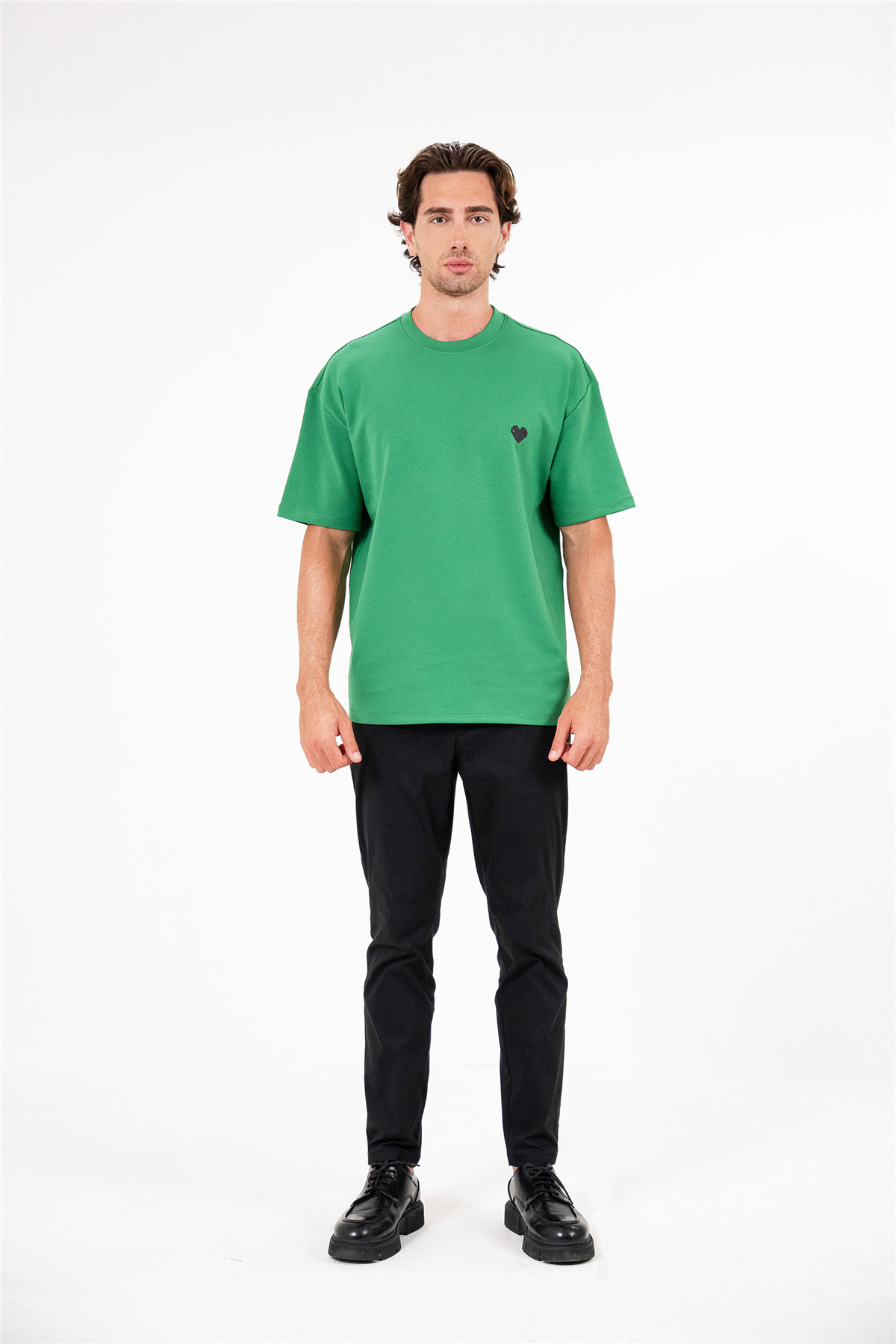 Bisiklet Yaka Göğsü Piksel Kalp Baskılı Erkek T-shirt