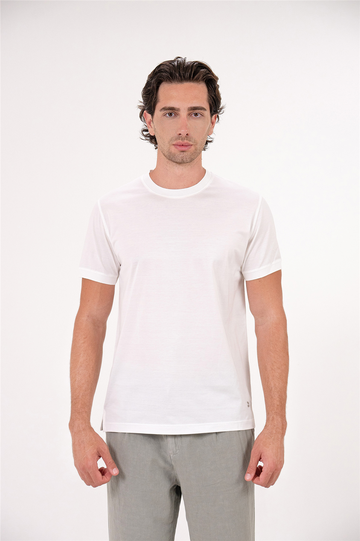 Bisiklet Yaka Kol Ucu ve Yakası Trikolu Basic Erkek T-shirt
