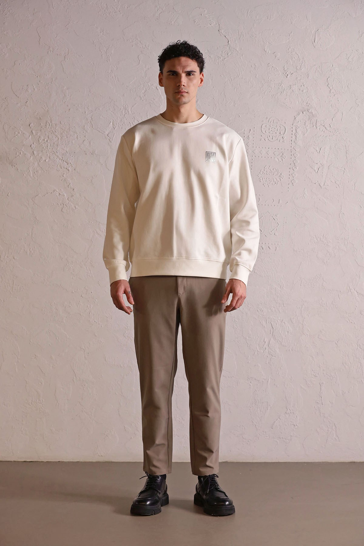 Bisiklet Yaka Sırtı ve Göğsü Baskılı Erkek Sweatshirt