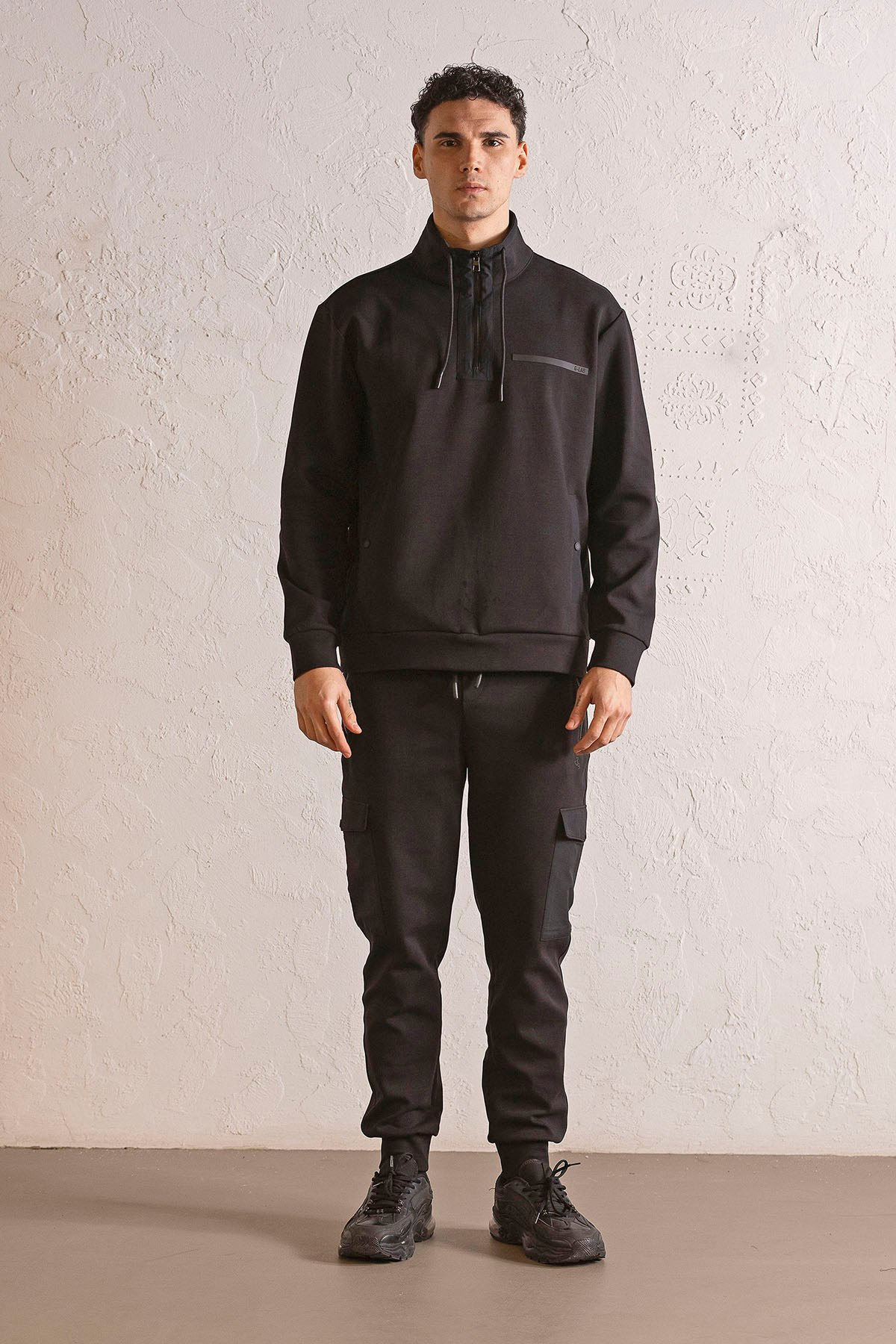 Dik Yaka Fermuar ve Çıtçıt Detaylı Erkek Sweatshirt