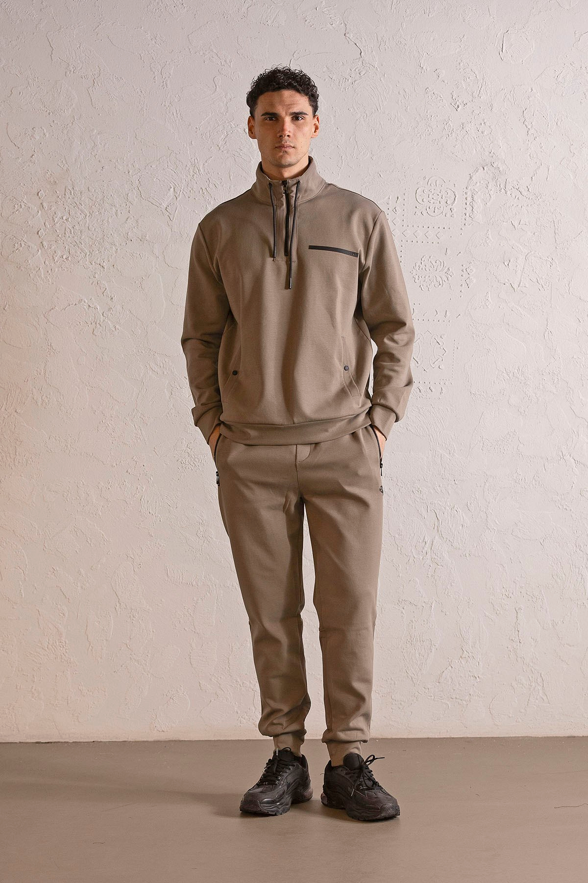 Dik Yaka Fermuar ve Çıtçıt Detaylı Erkek Sweatshirt
