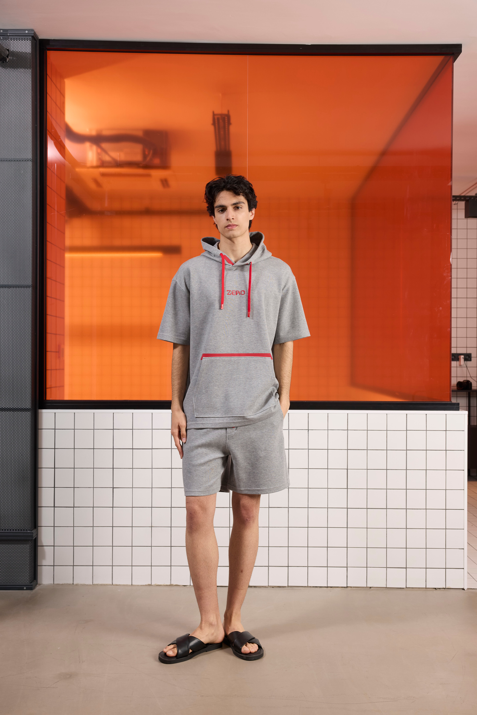 Kapüşonlu Kanguru Cepli Baskı Detaylı Erkek Sweatshirt