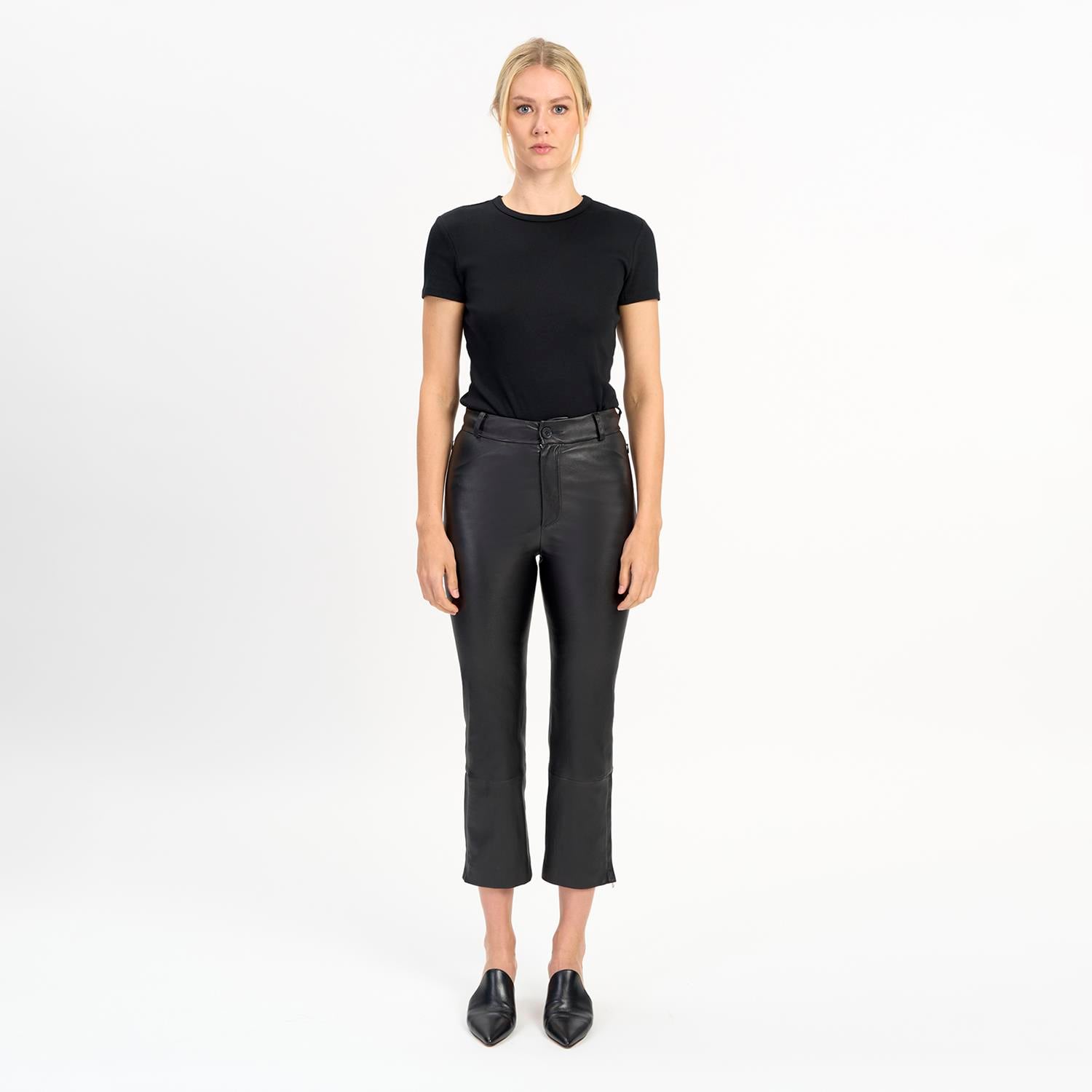 K14423 | Leather Capri
