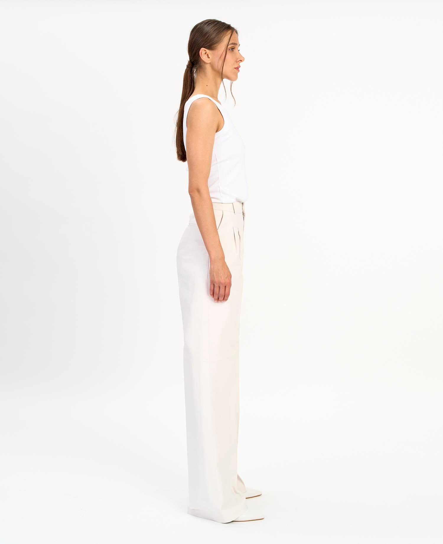 K14442 | LEATHER TWO-PLEATED WIDE LEG PANTS
