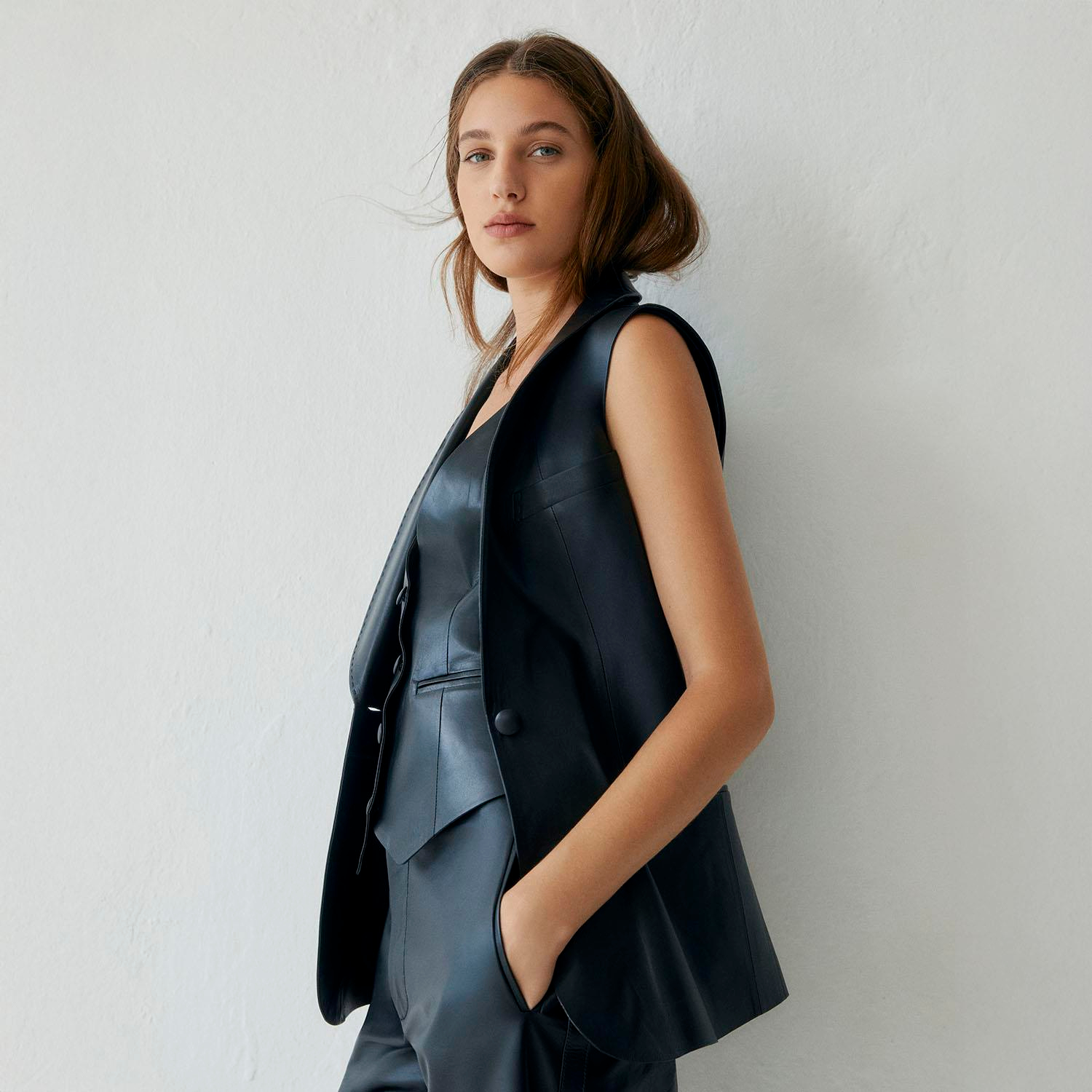 K14452 | Leather Short Vest