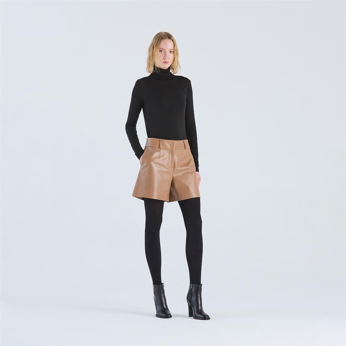 K14742 | Leather Trapeze Shorts