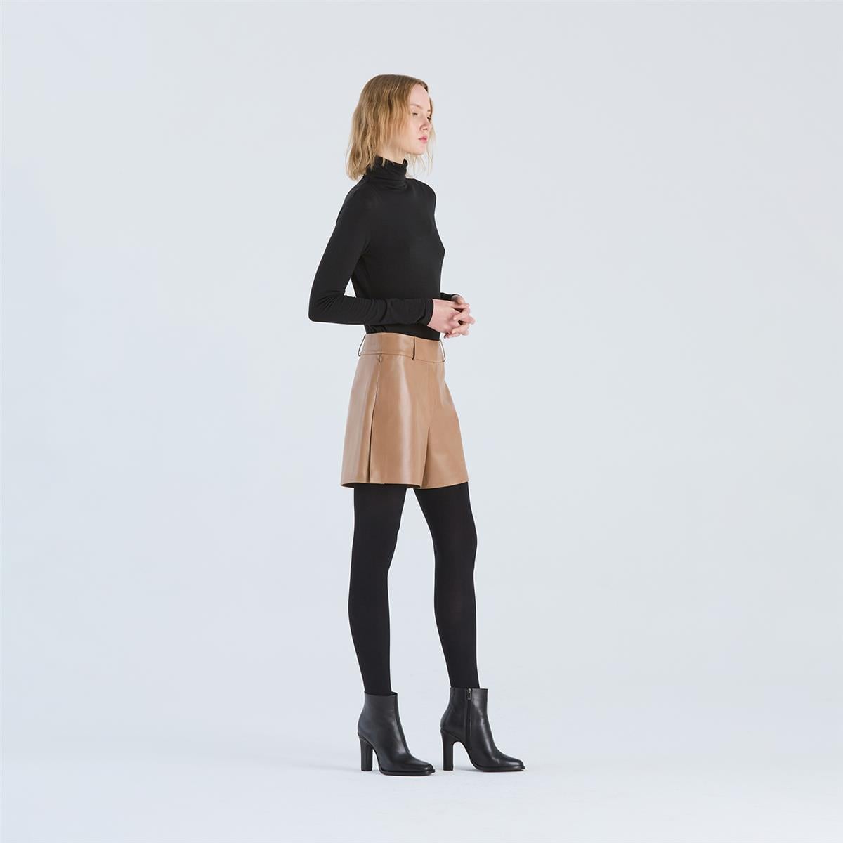 K14742 | Leather Trapeze Shorts