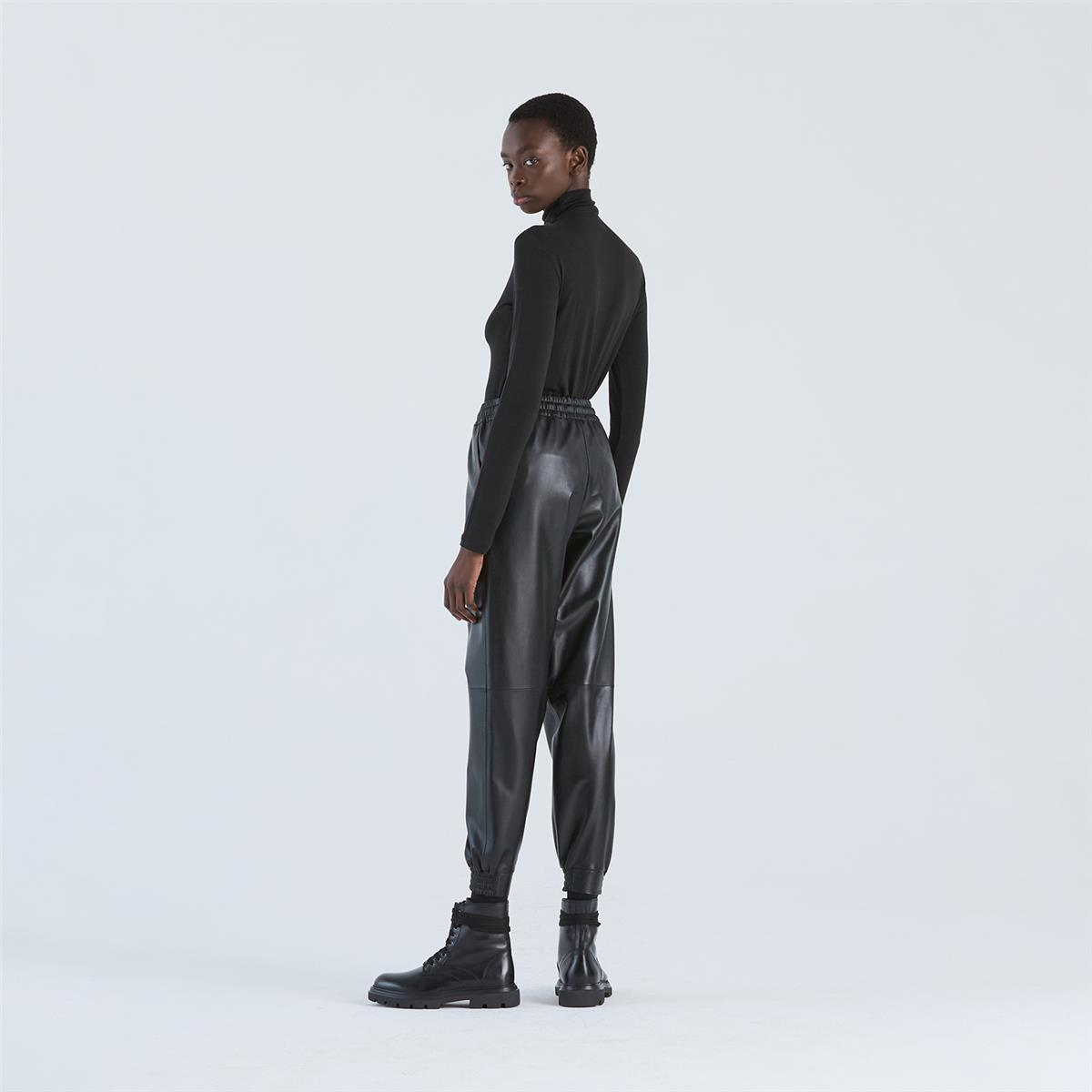 K14753 |Leather Jogging Pants