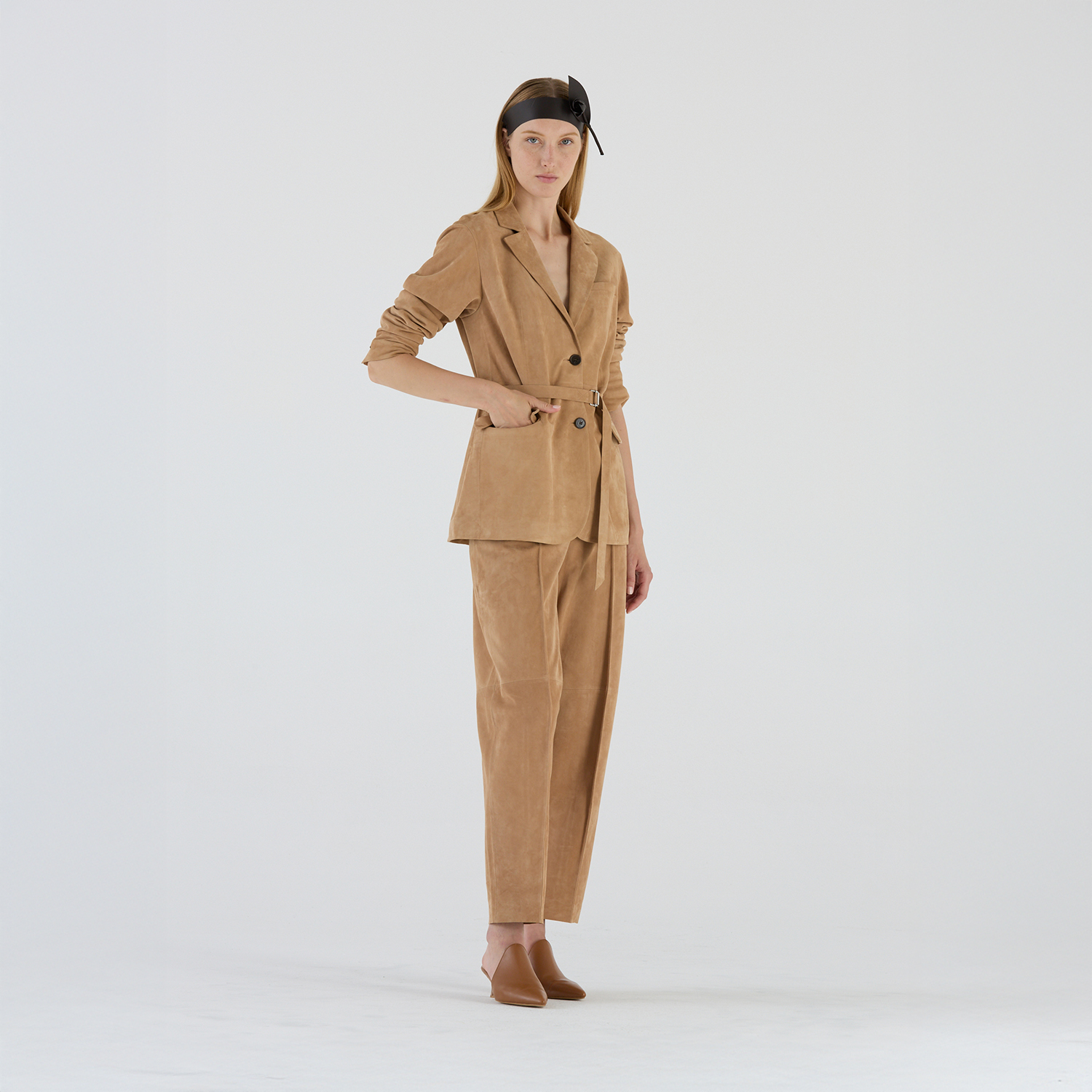 K14925 | LEATHER ROUNDED LEG PANTS