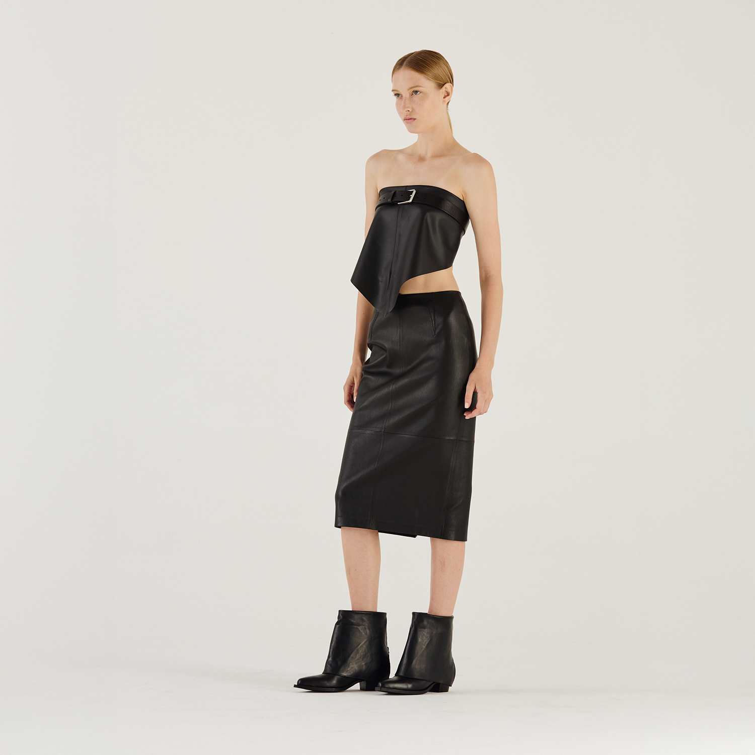K14937 | LEATHER PENCIL SKIRT