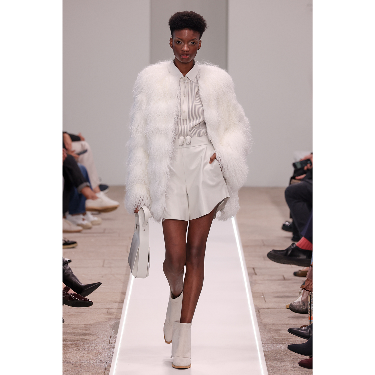 K15124 | MONGOLIA SHEARLING COAT