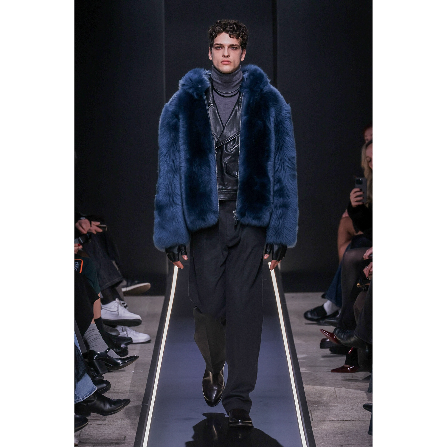 K15148 - SHEARLING HOODIE JACKET
