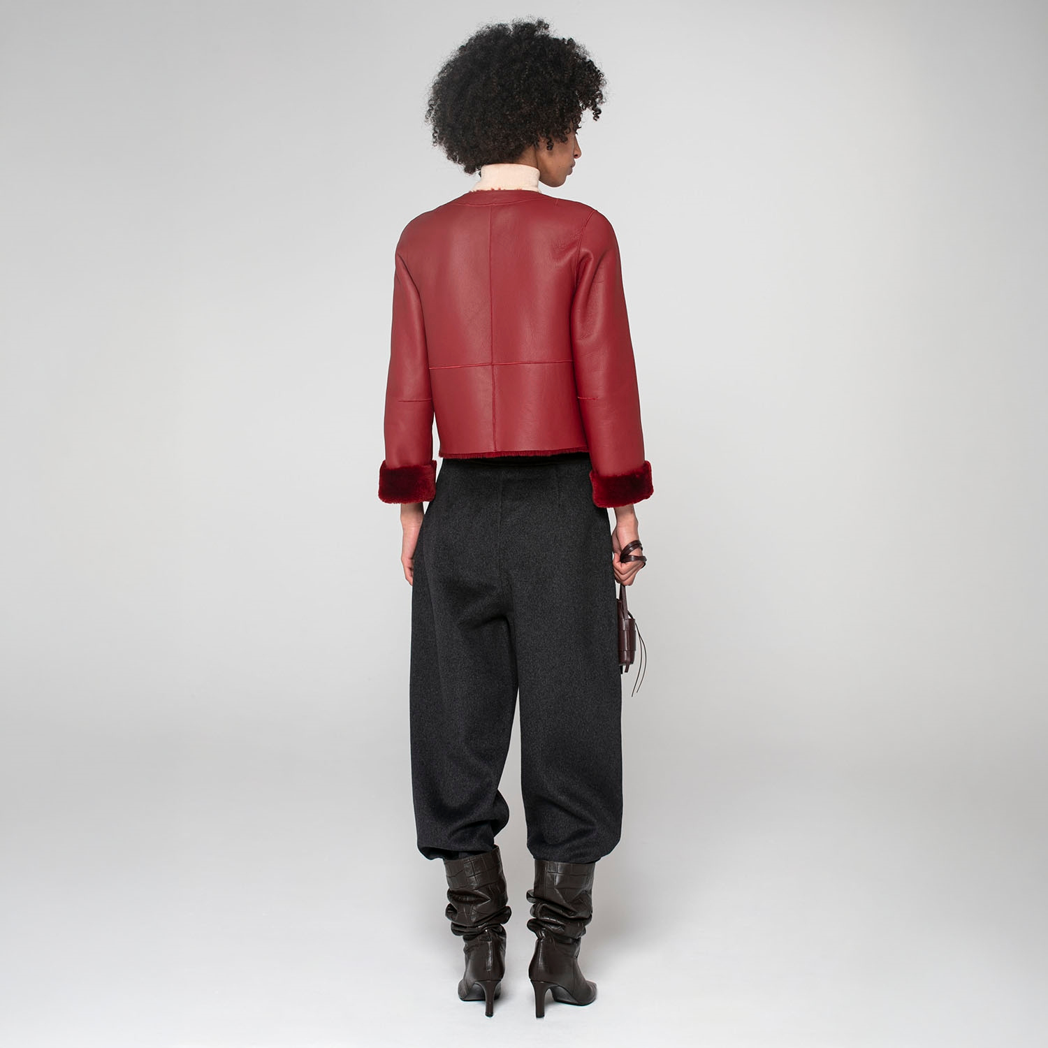 K15180 - REVERSIBLE ROUND NECK SHEARLING