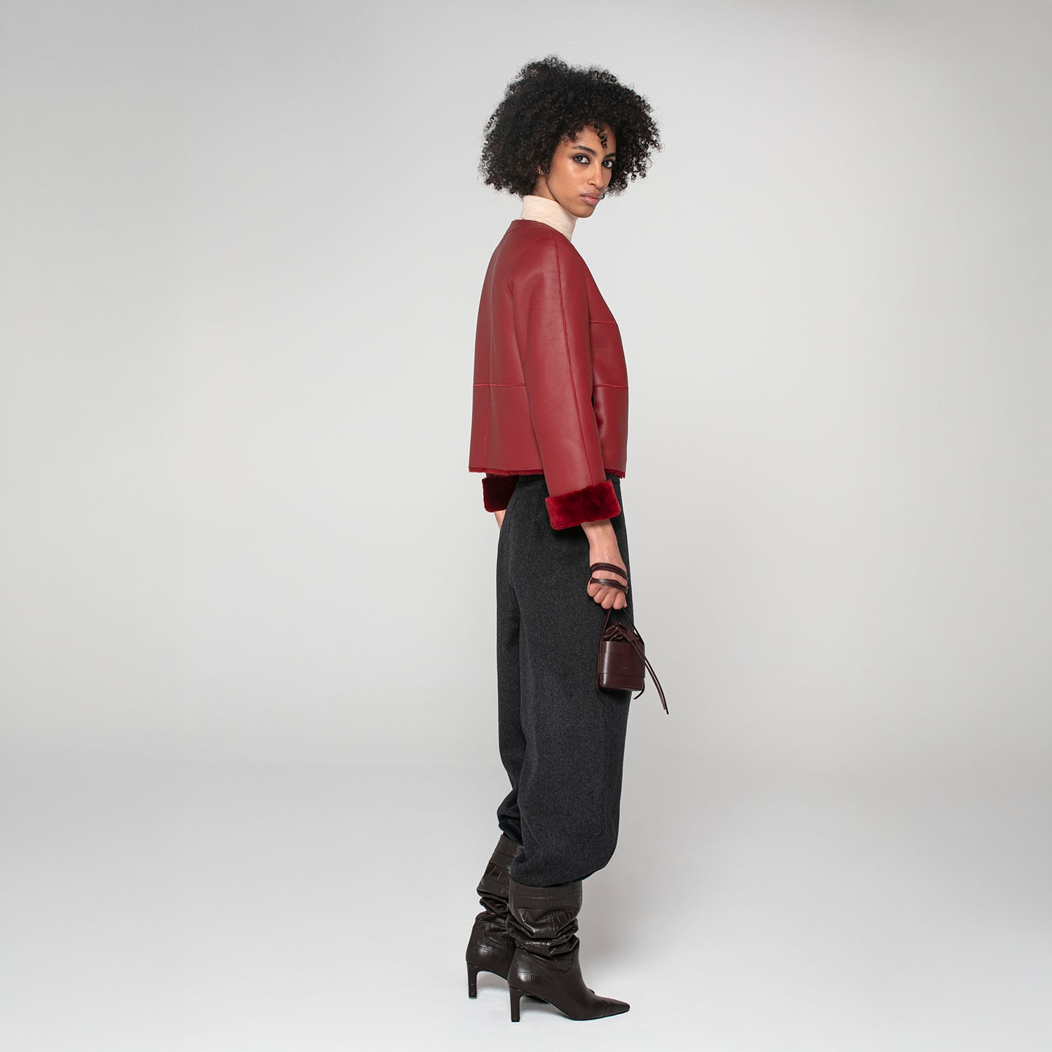 K15180 - REVERSIBLE ROUND NECK SHEARLING